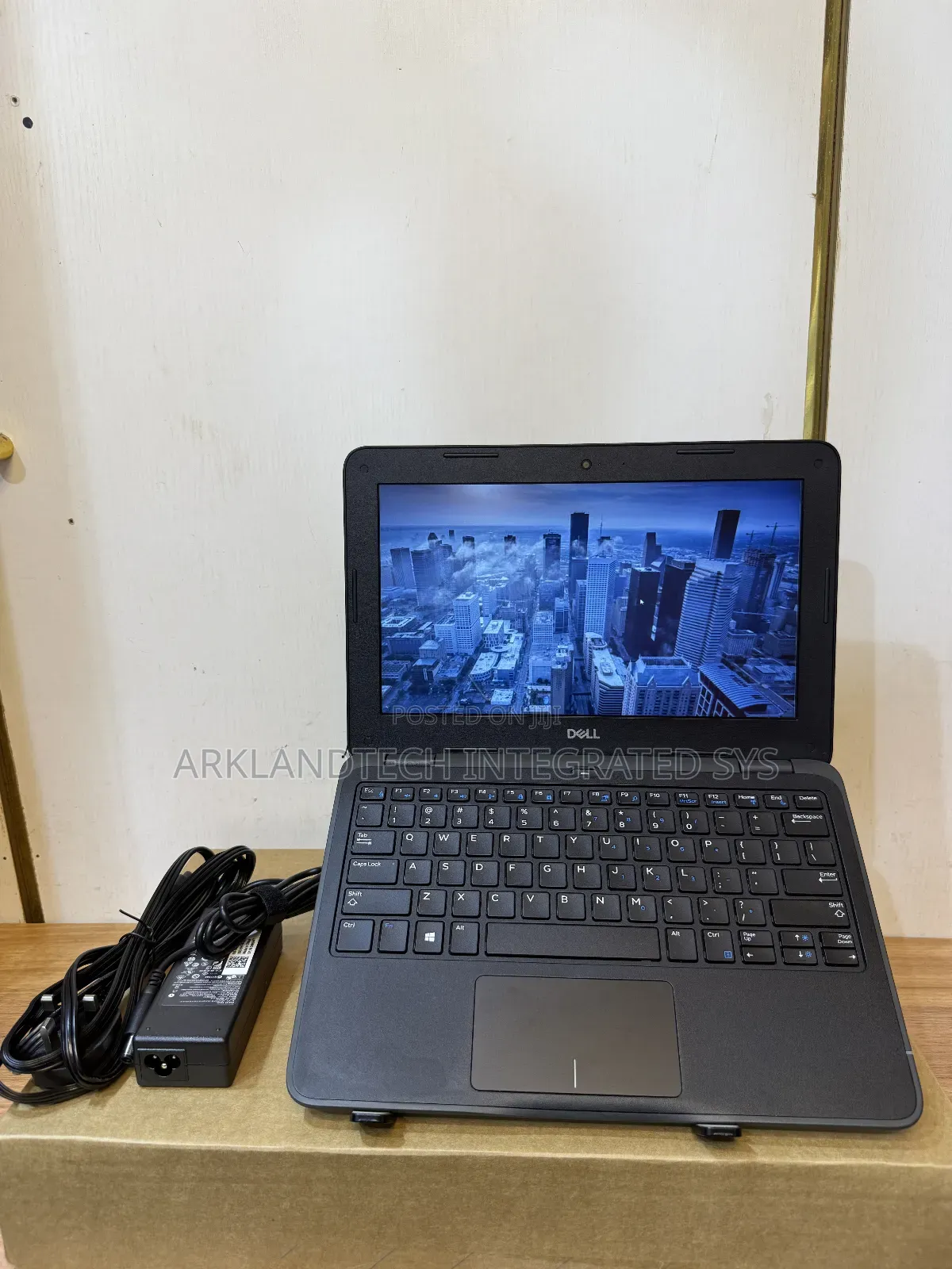 New Laptop Dell Latitude 11 3189 4GB Intel Celeron SSD 60GB