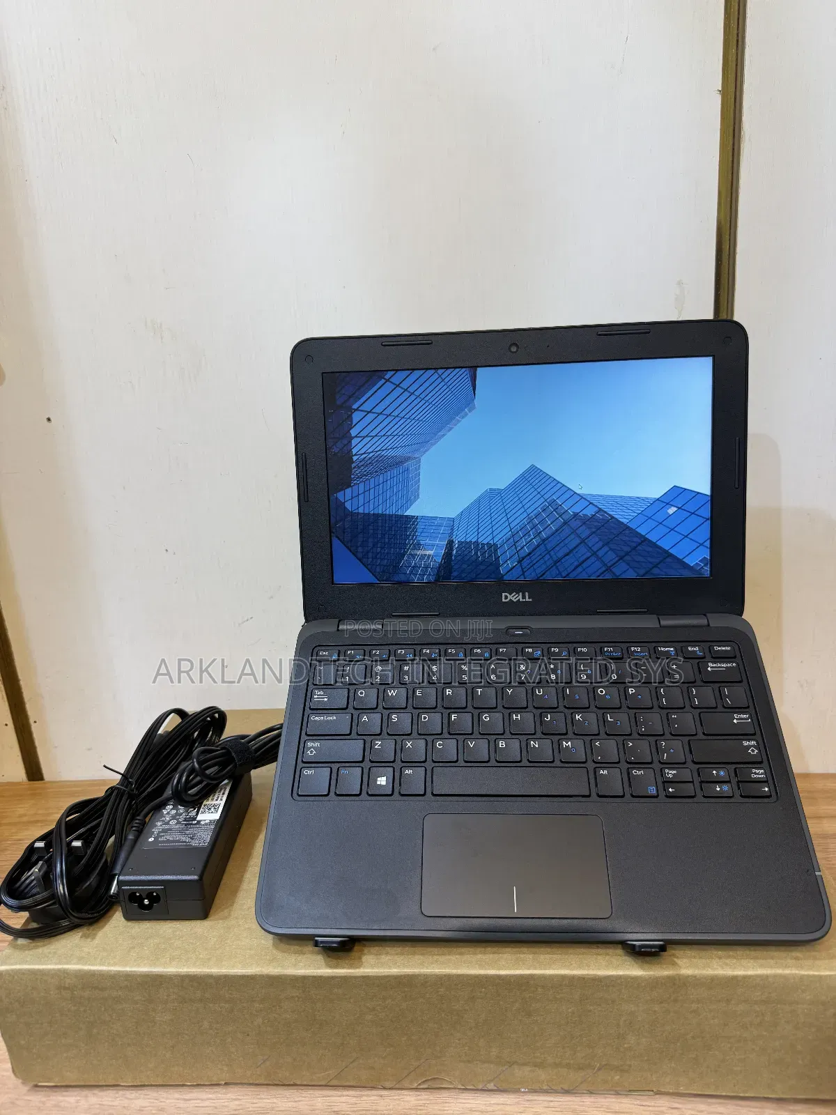 New Laptop Dell Latitude 12 4GB Intel Celeron SSD 60GB