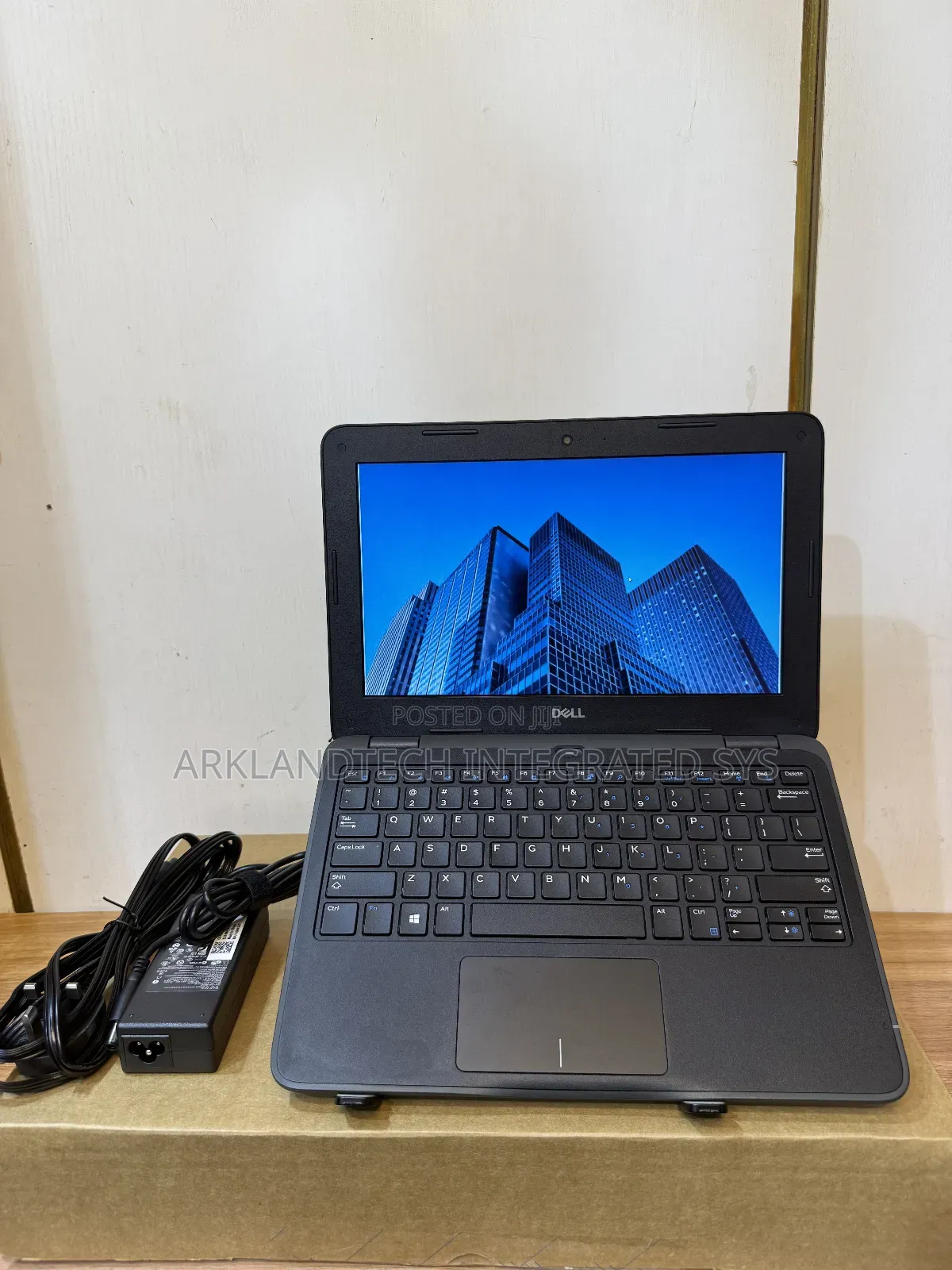 New Laptop Dell Latitude 12 4GB Intel Celeron SSD 60GB
