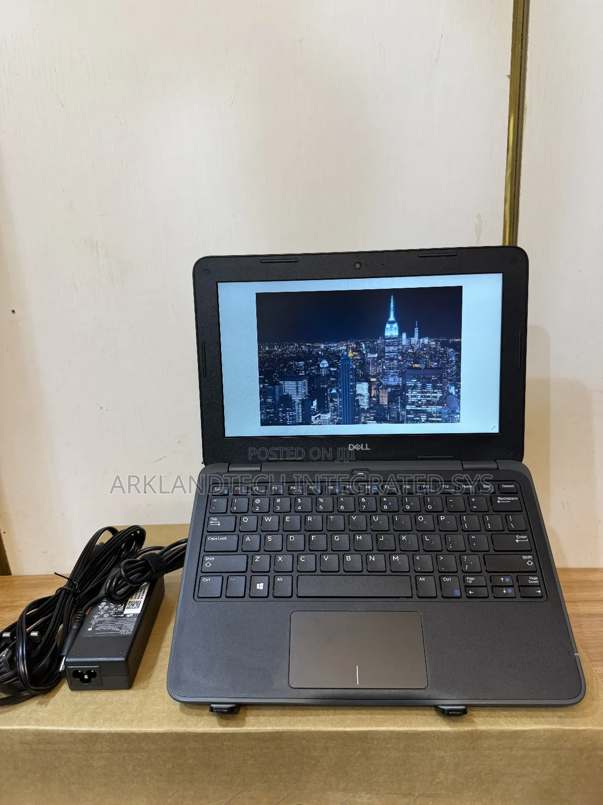 New Laptop Dell Latitude 12 5280 4GB Intel Celeron SSD 60GB