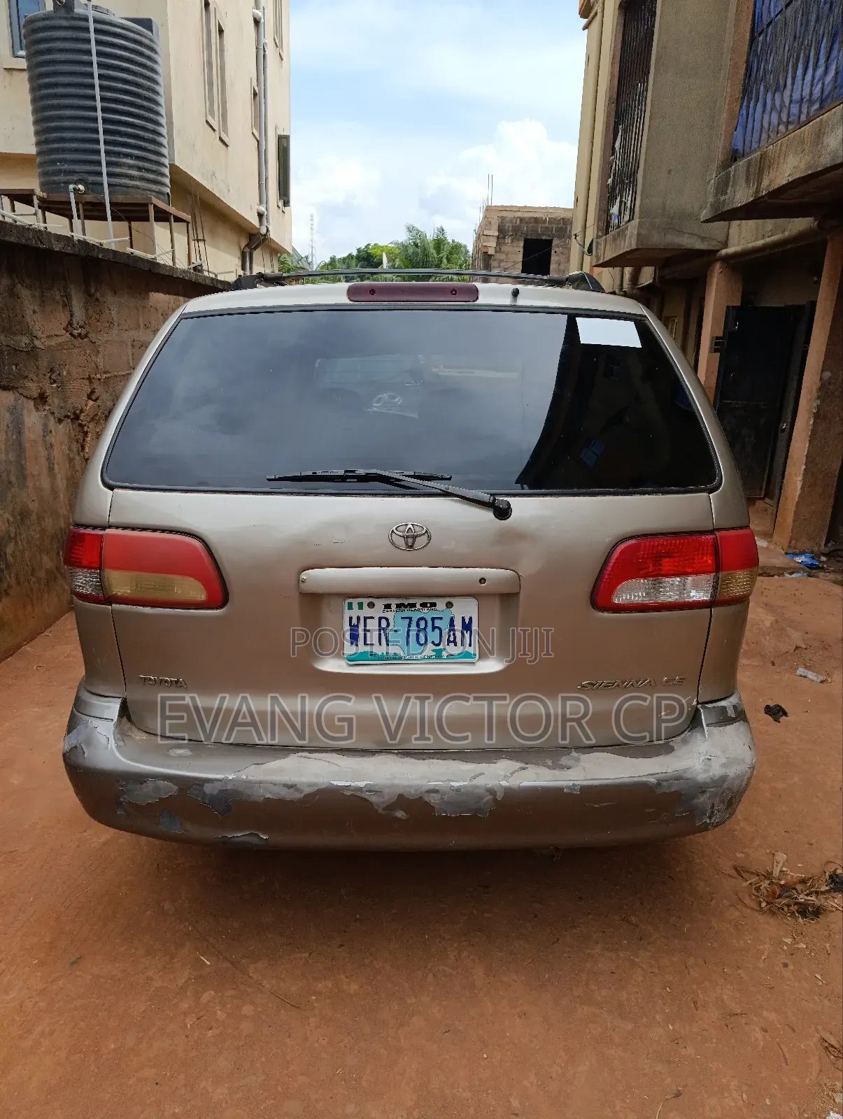 Toyota Sienna LE 2003 Gold
