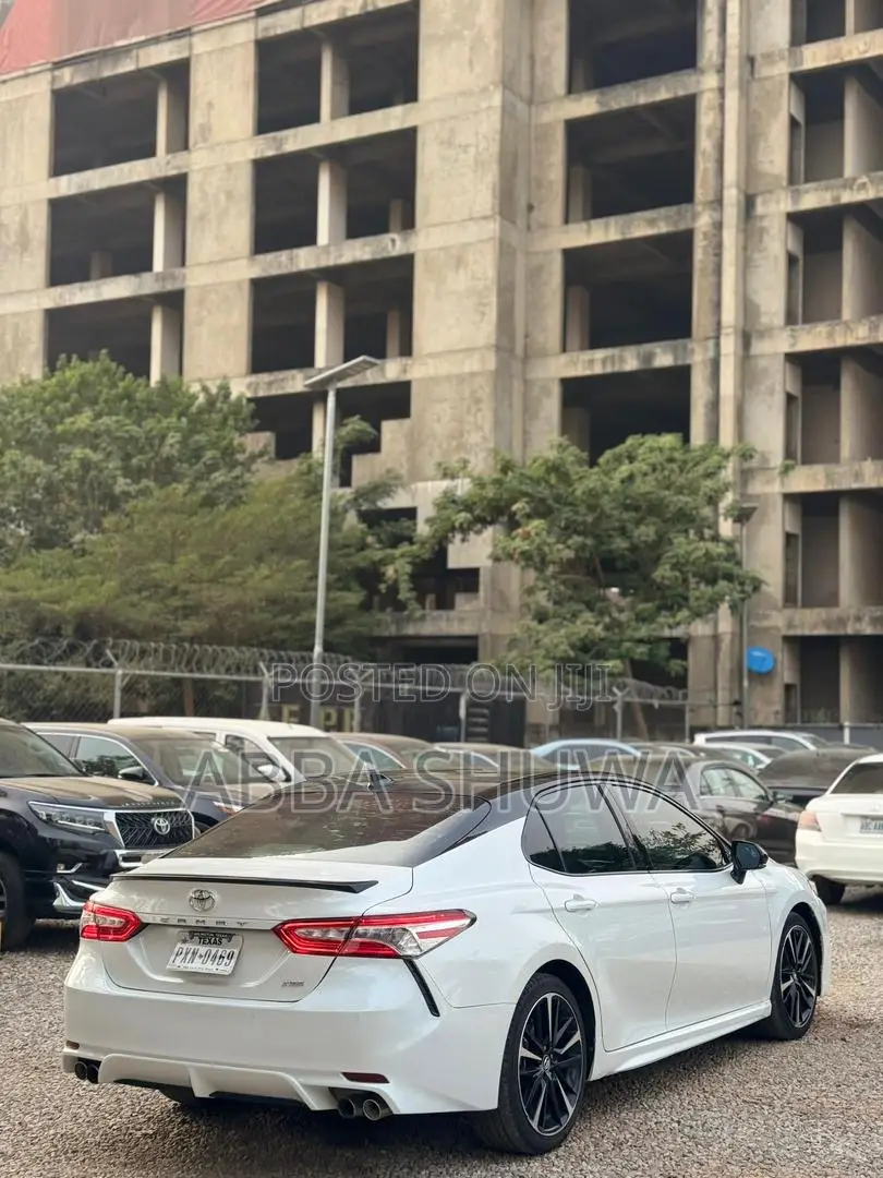 Toyota Camry XSE V6 FWD 2020 White