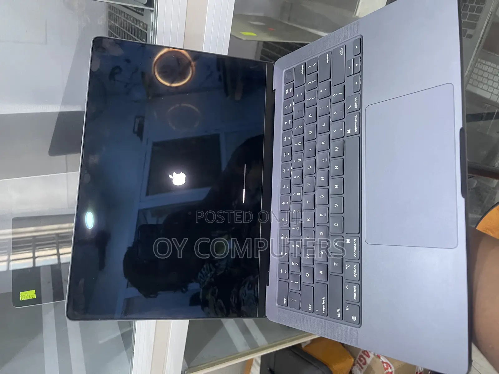 Laptop Apple MacBook Pro 2023 M3 14-inch 18GB Apple M3 SSD 512GB