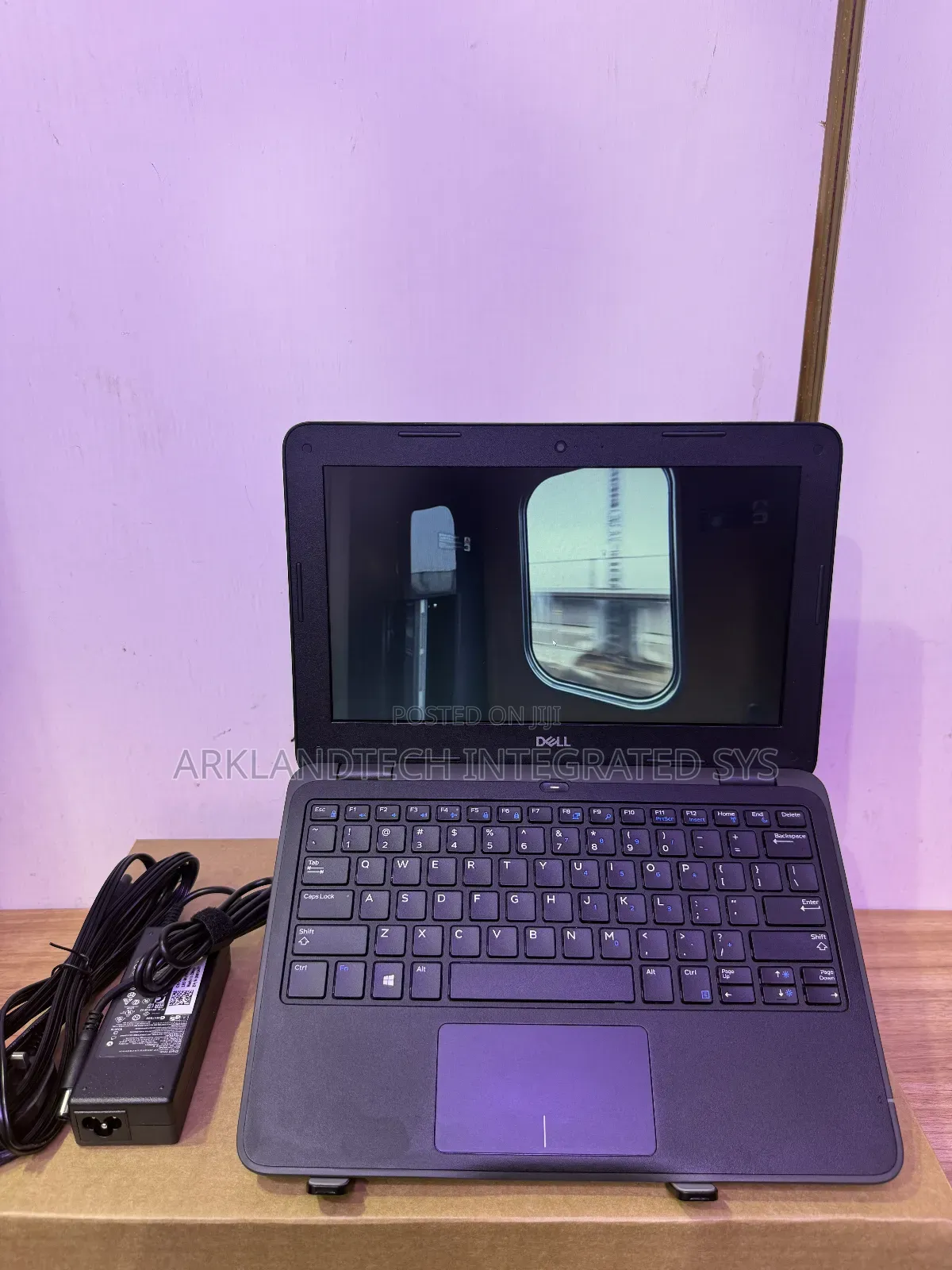 New Laptop Dell Latitude 13 3379 4GB Intel Celeron SSD 60GB