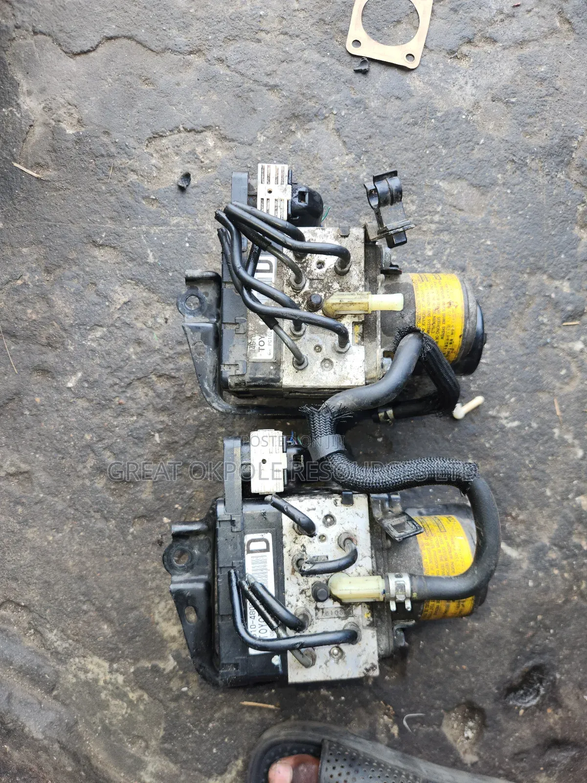 Toyota Lexus 400h Abs Pump