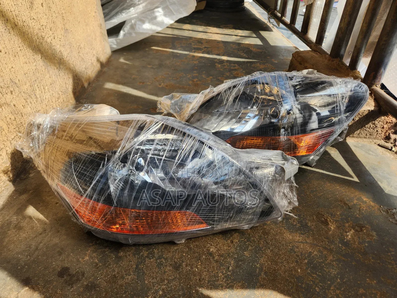Headlamp for Toyota Yaris 2008