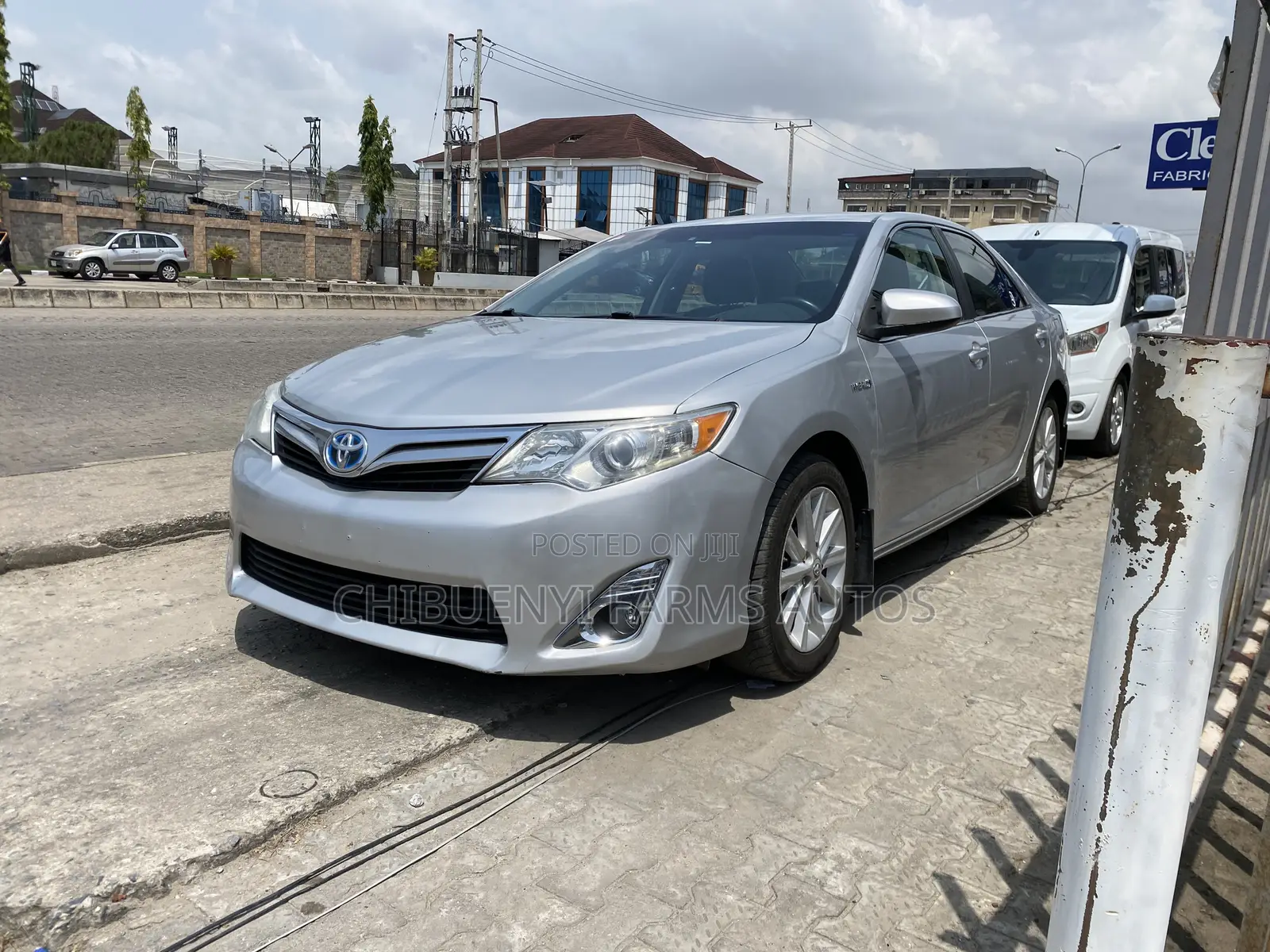 Toyota Camry XLE 4dr Sedan (2.5L 4cyl 6A) 2013 Silver