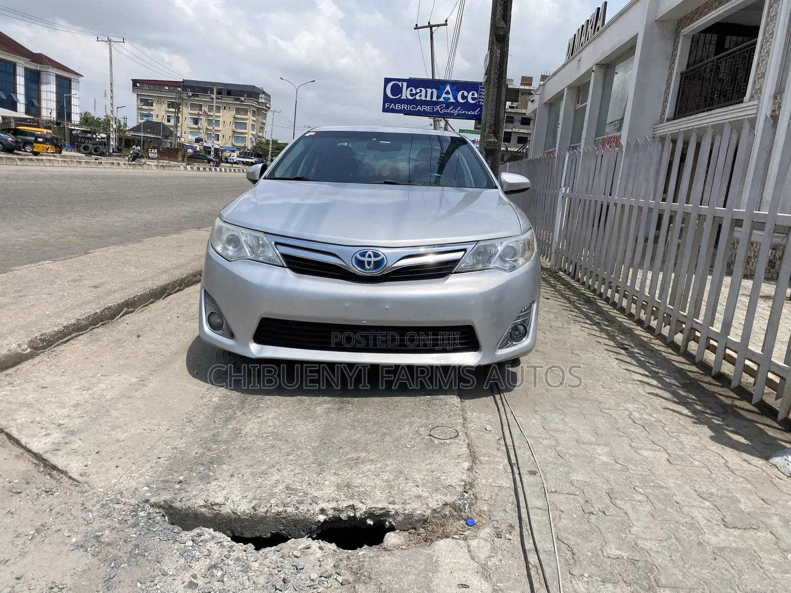 Toyota Camry XLE 4dr Sedan (2.5L 4cyl 6A) 2013 Silver