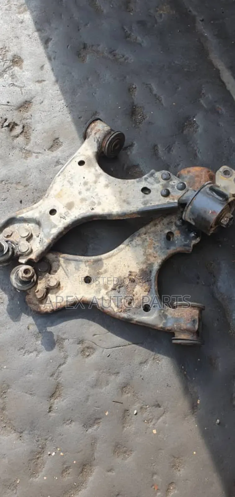 Tokunbo Control Arm Chevrolet Traverse / Buick Enclave (2010–2013)