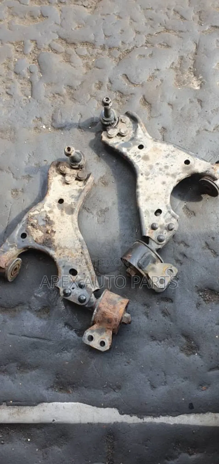 Tokunbo Control Arm Chevrolet Traverse / Buick Enclave (2010–2013)