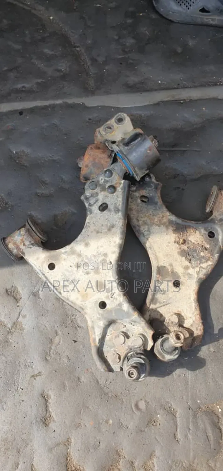 Tokunbo Control Arm Chevrolet Traverse / Buick Enclave (2010–2013)