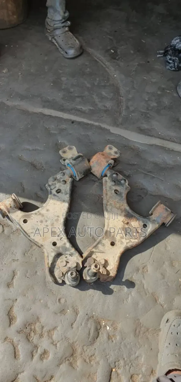 Tokunbo Control Arm Chevrolet Traverse / Buick Enclave (2010–2013)
