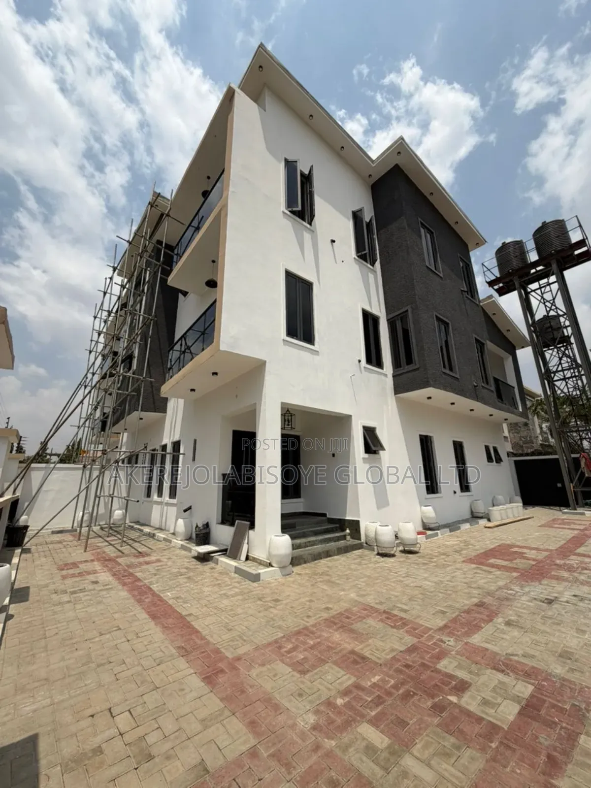 4bdrm Duplex in Wuse, Abuja for sale