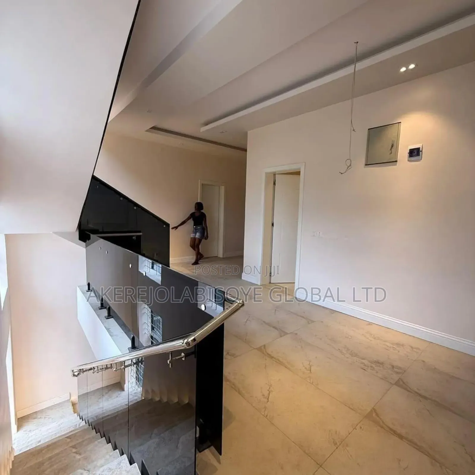 5bdrm Duplex in Guzape District for sale