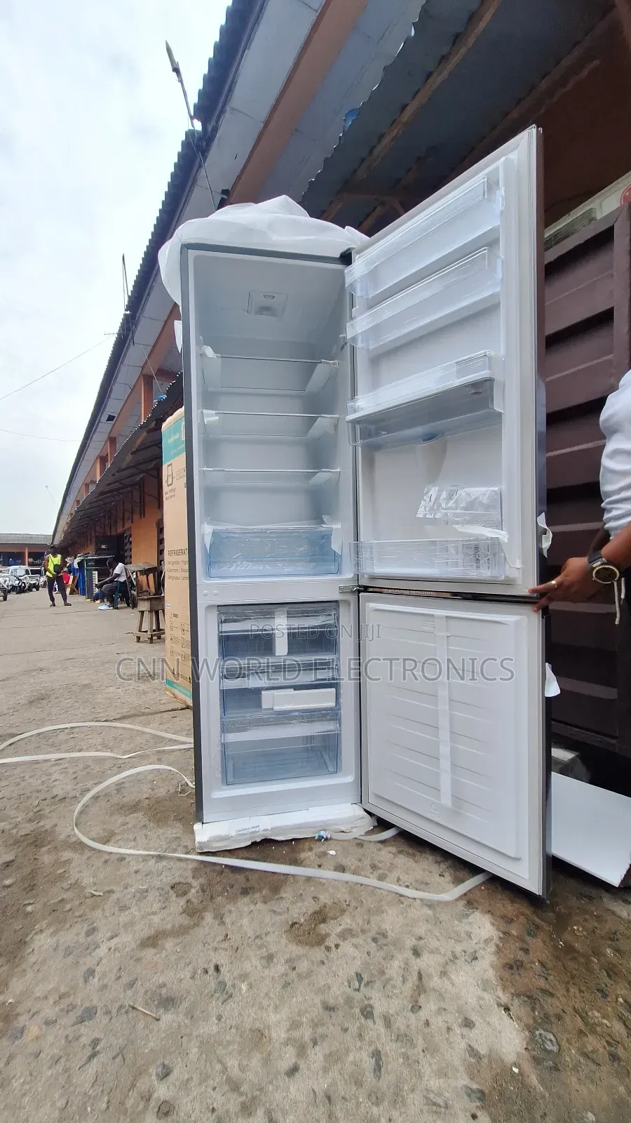 New Hisense 268l Bottom Freezer With Dispenser Double Door Fridge