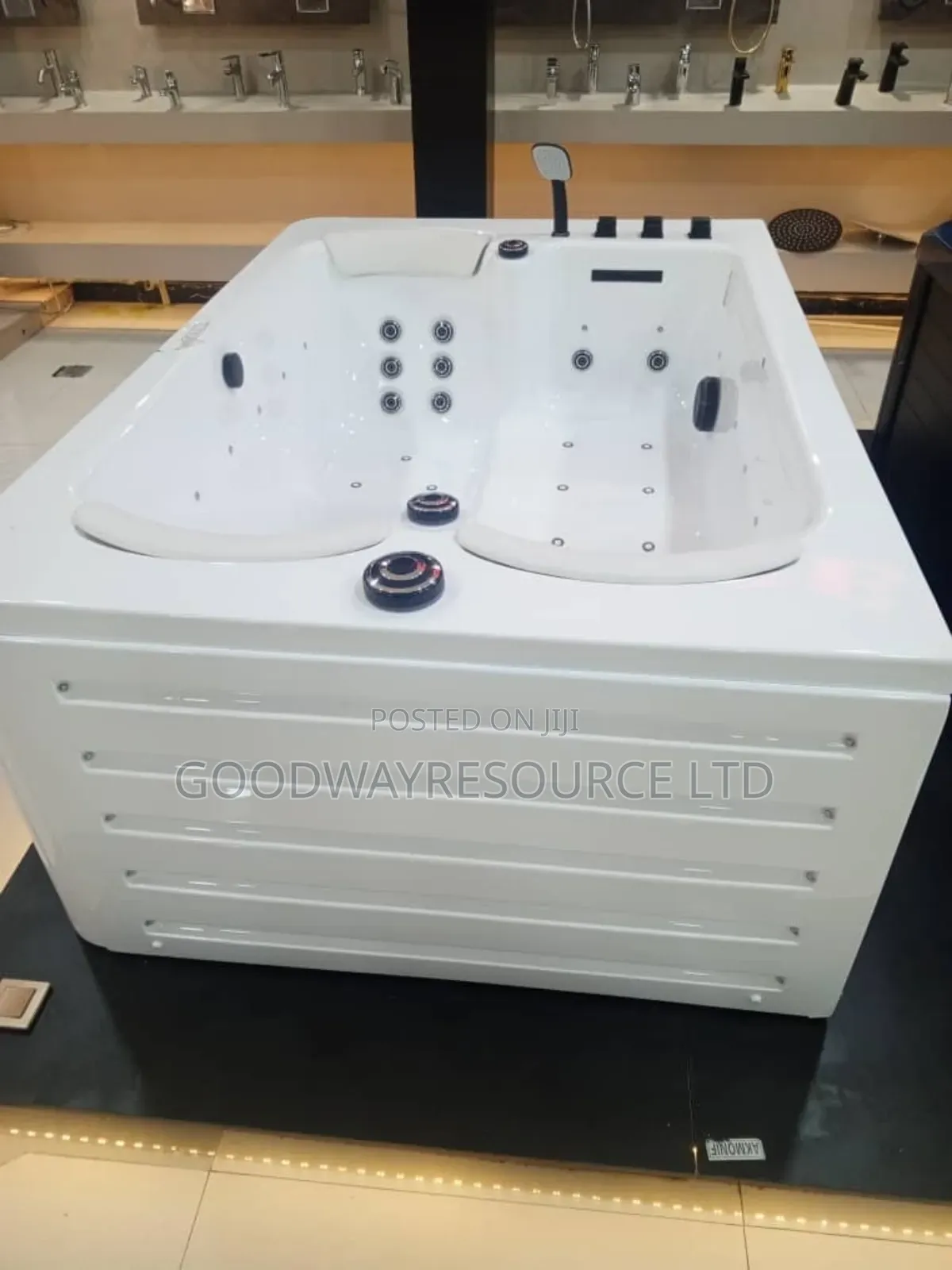 Jacuzy Bathtub