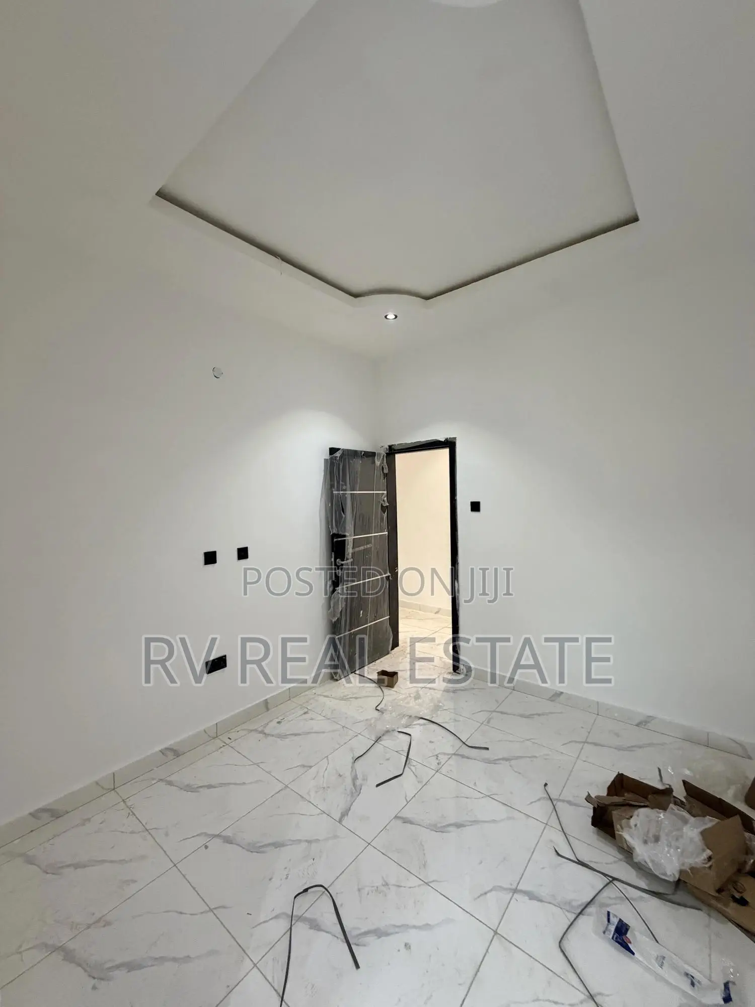 3bdrm Apartment in Oregun for sale