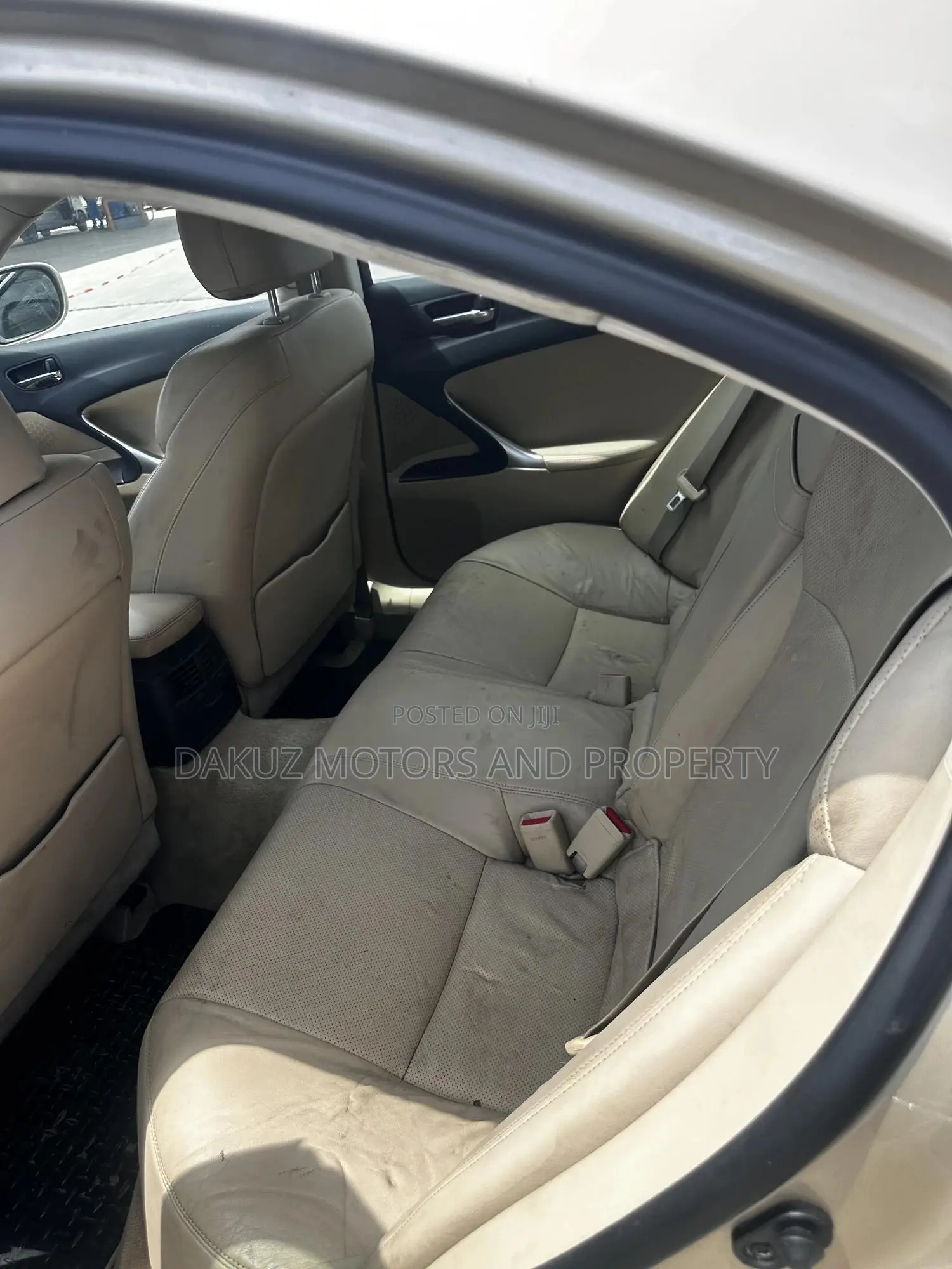Lexus IS 2009 Gold