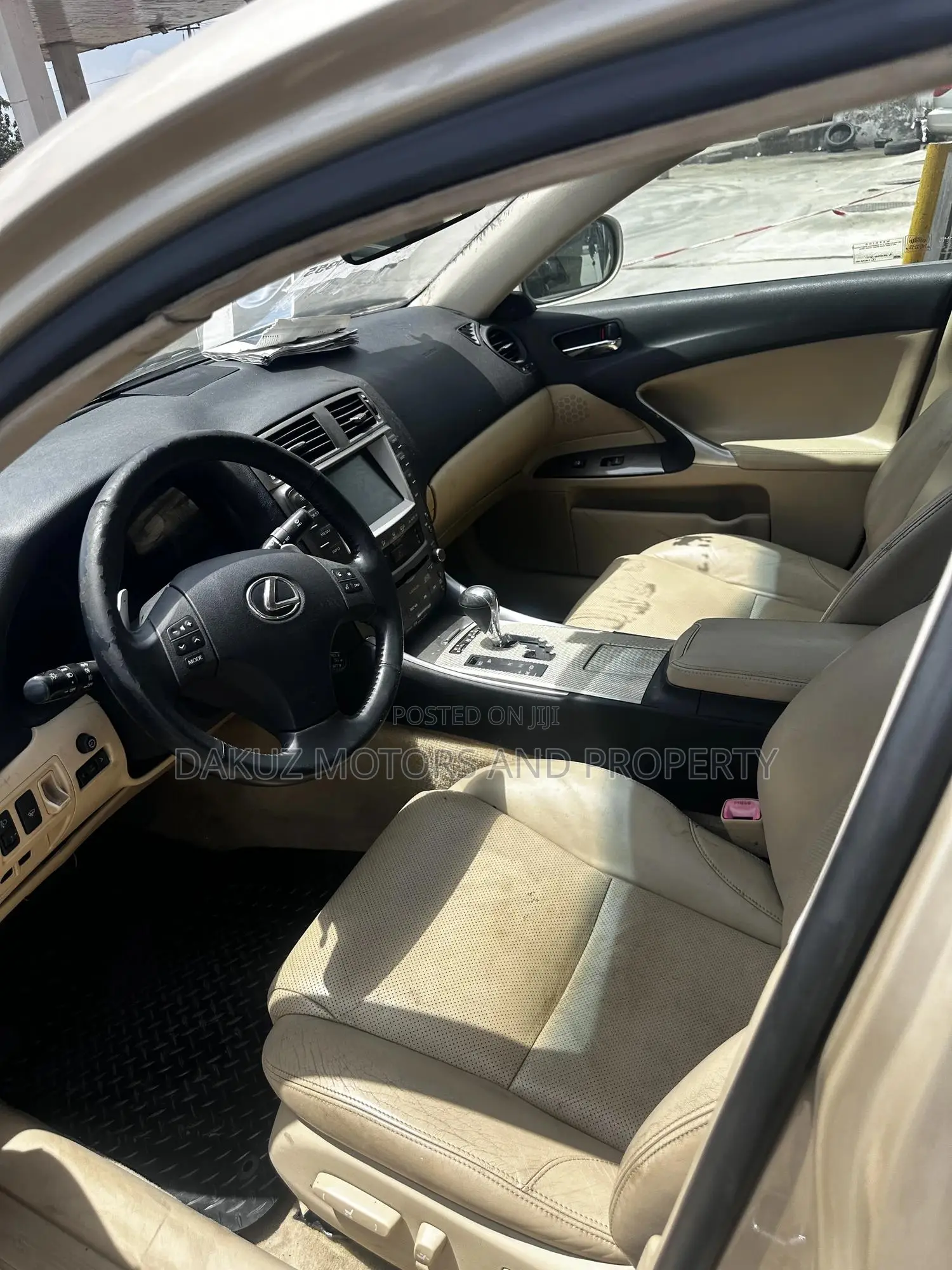 Lexus IS 2009 Gold