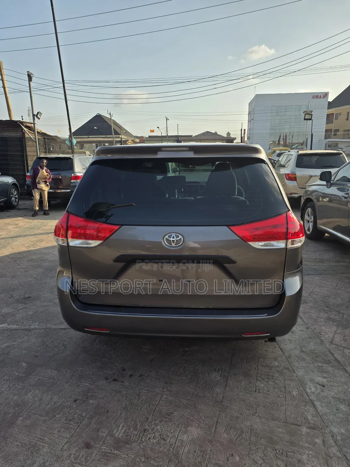 Toyota Sienna LE AWD 7-Passenger 2013 Brown