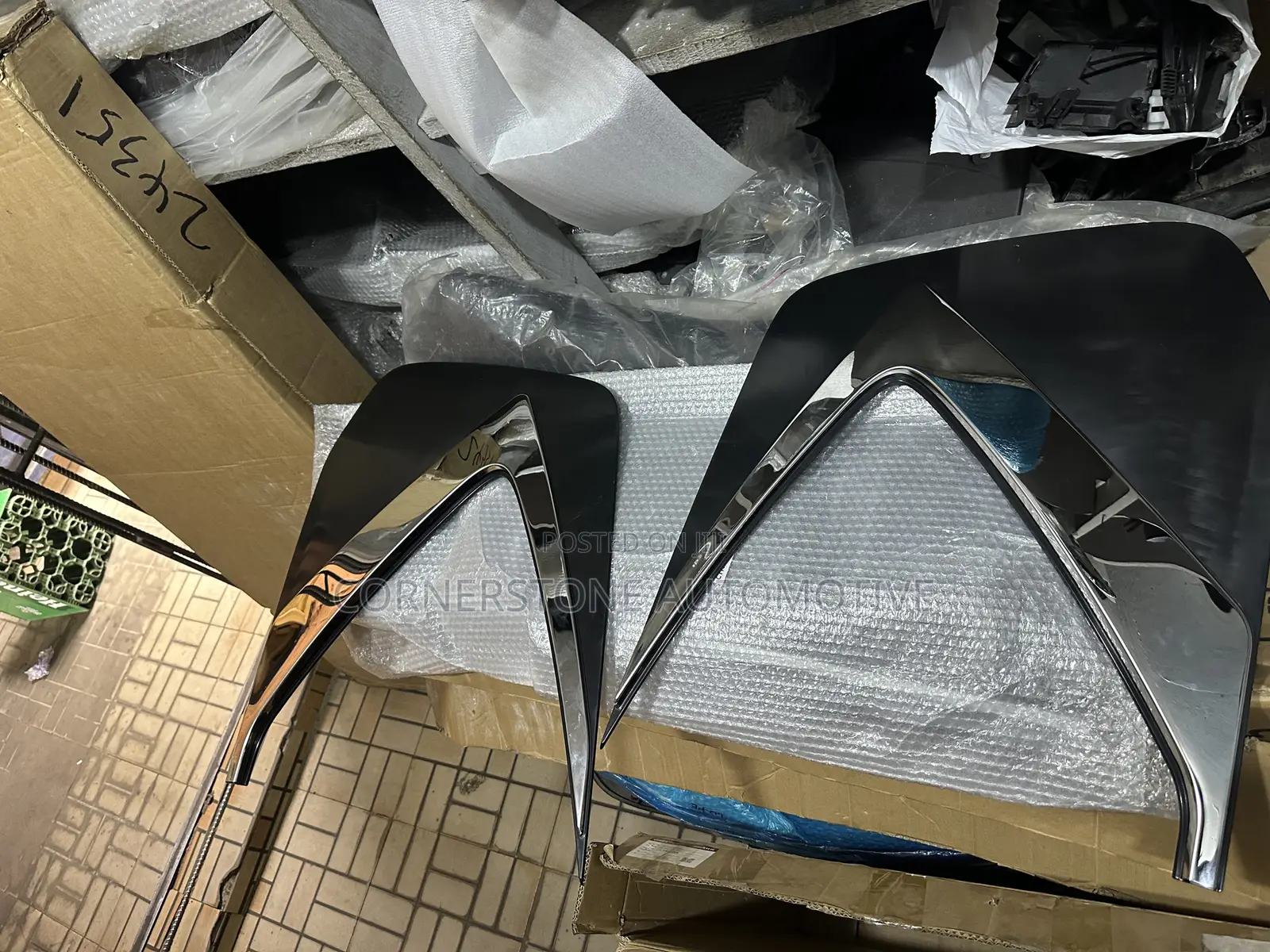 Back Vent Chrome Lx600 2025