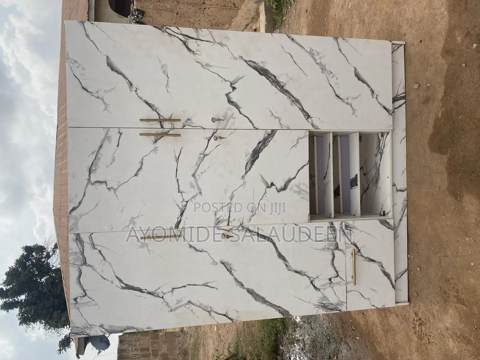 Wardrobe 3door Is Available