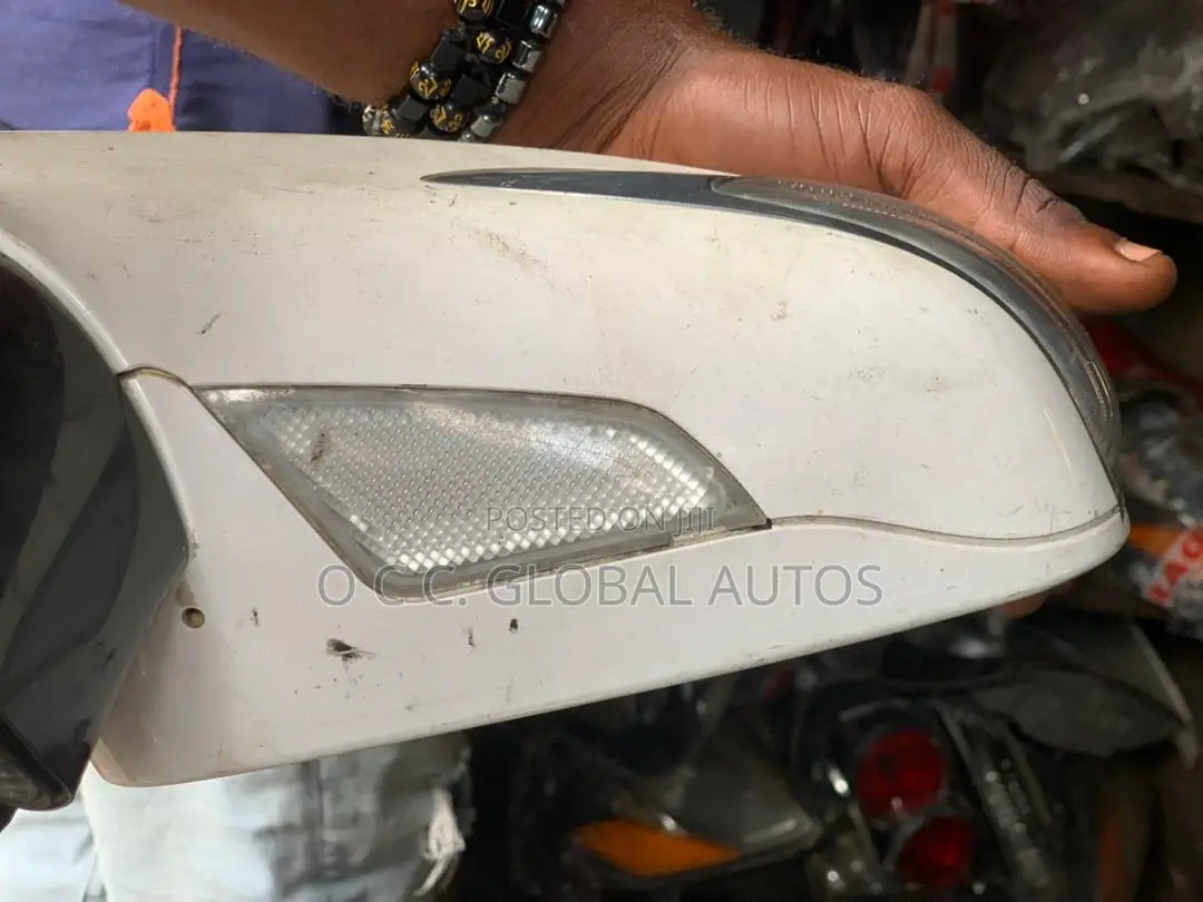 Tocumbo Side Mirror With Light For Lexus Es350 010  One Side