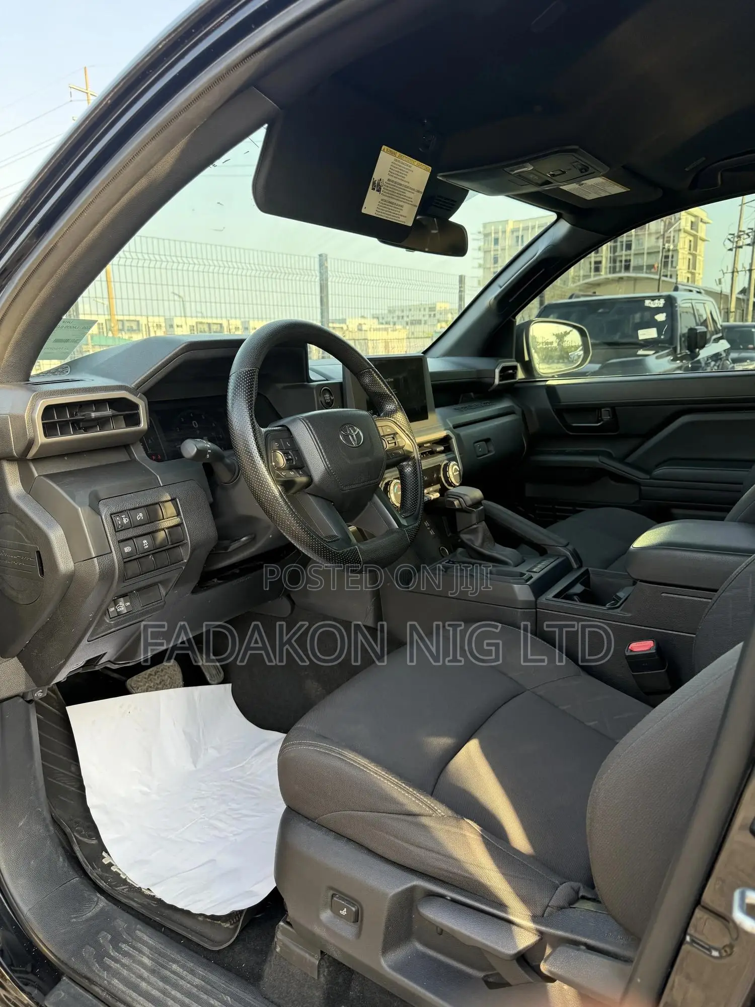 Toyota Tacoma SR5 Access Cab 6' Bed AT 2024 Black