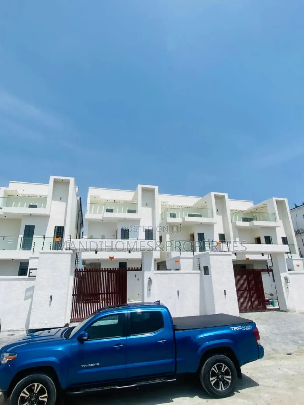 5bdrm Duplex in Lekki Expressway for sale