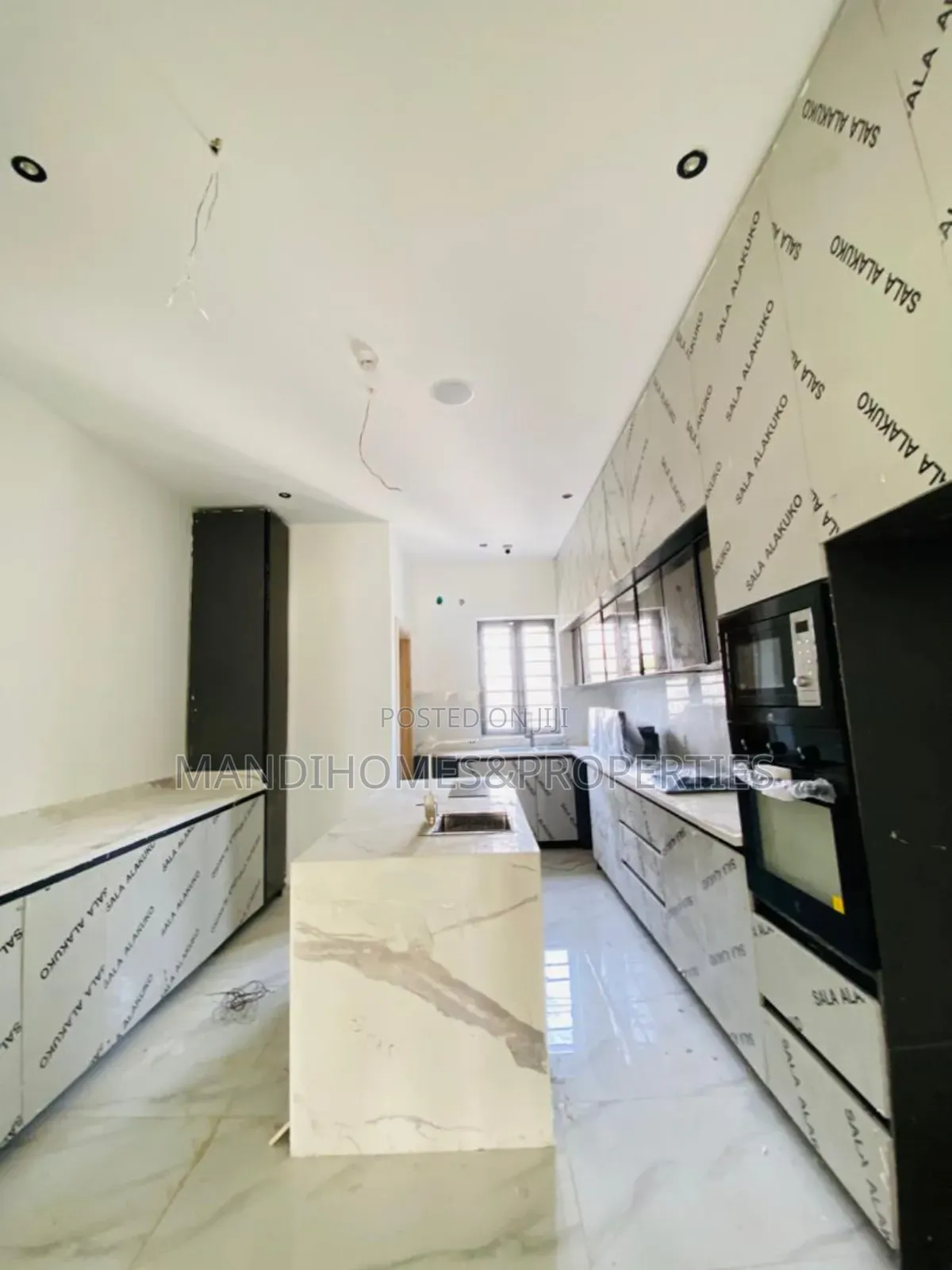 5bdrm Duplex in Lekki Expressway for sale