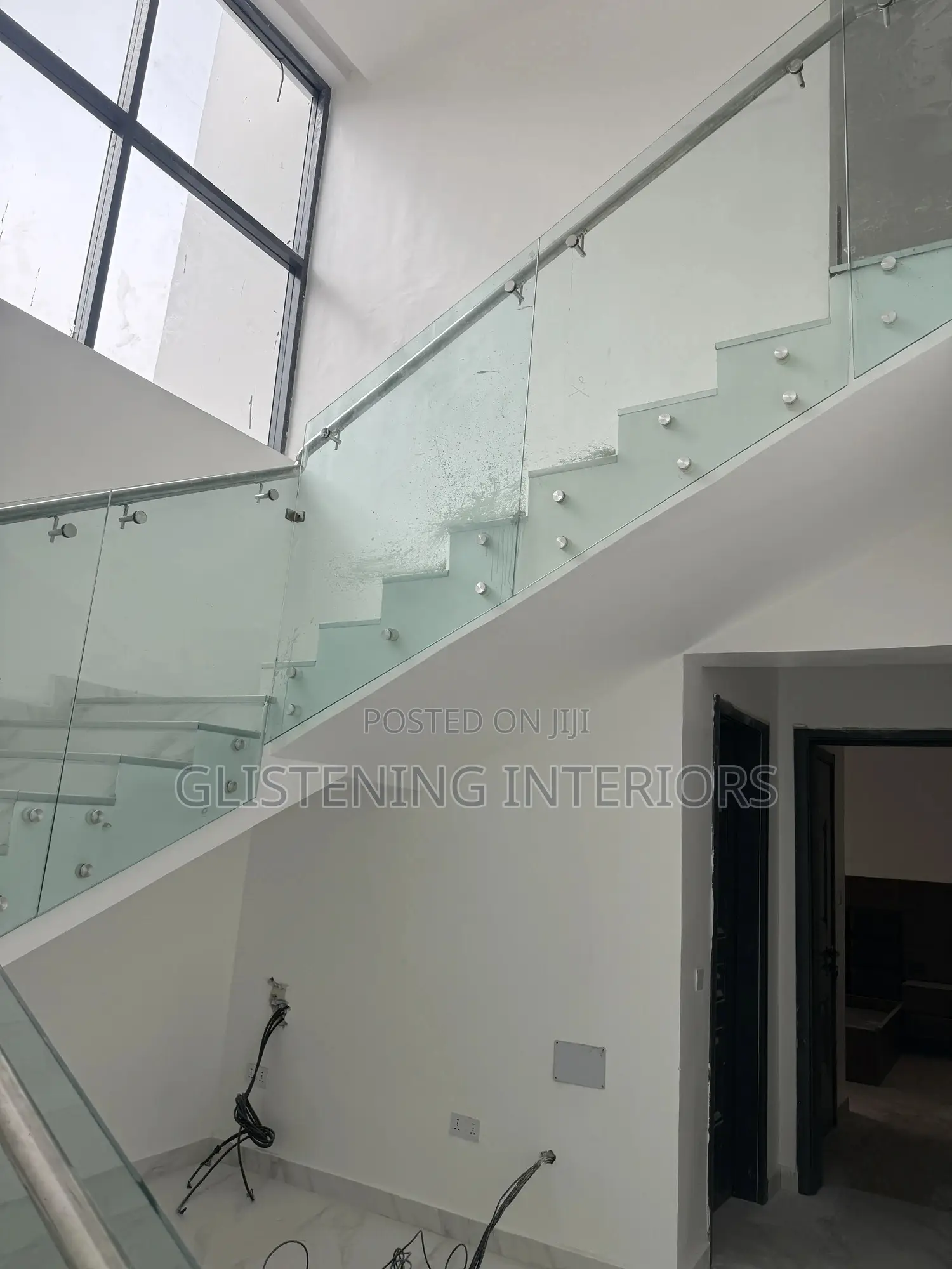 Staircase Side Design 10mm Tempered Plain Glass