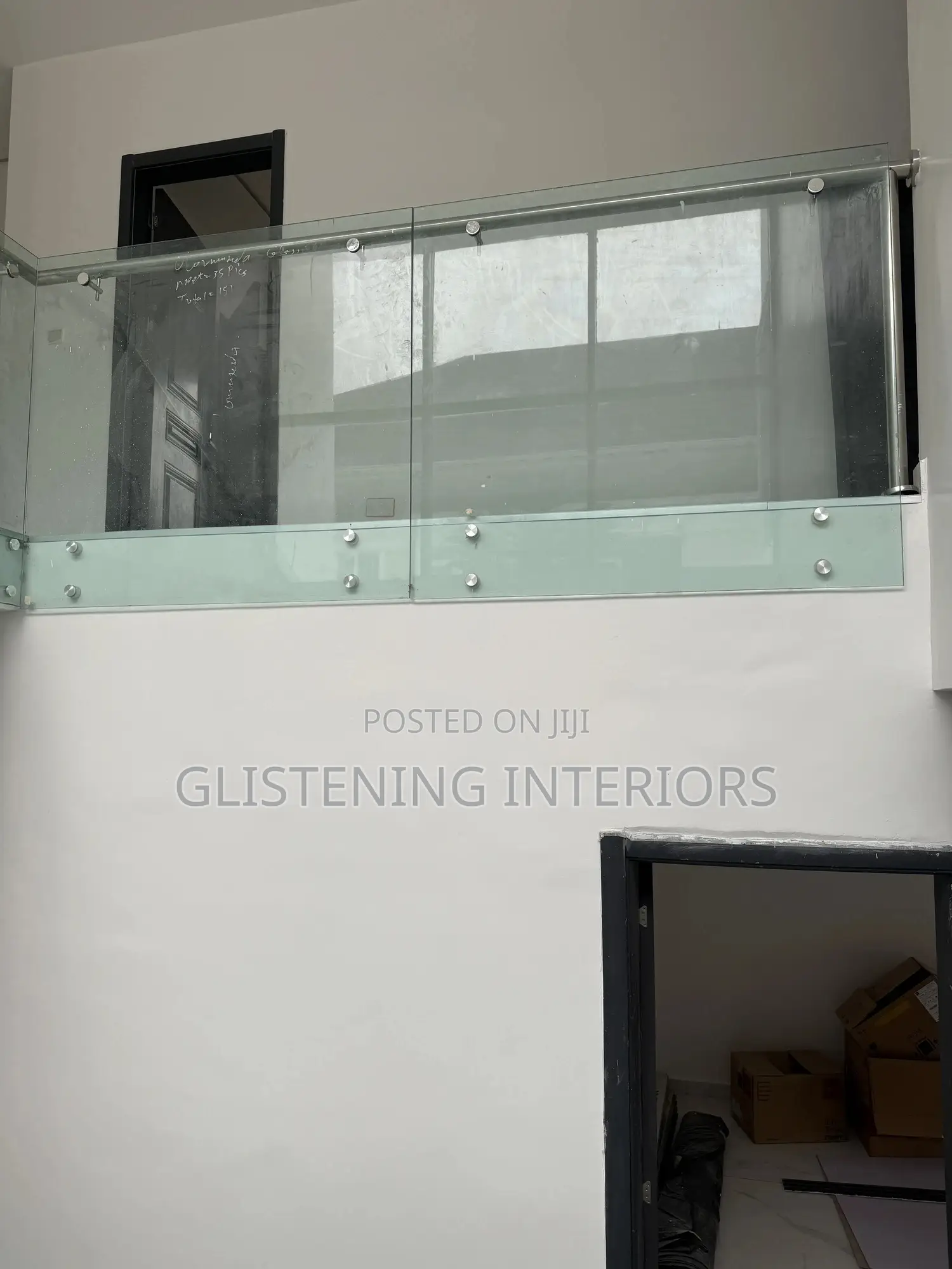 Staircase Side Design 10mm Tempered Plain Glass