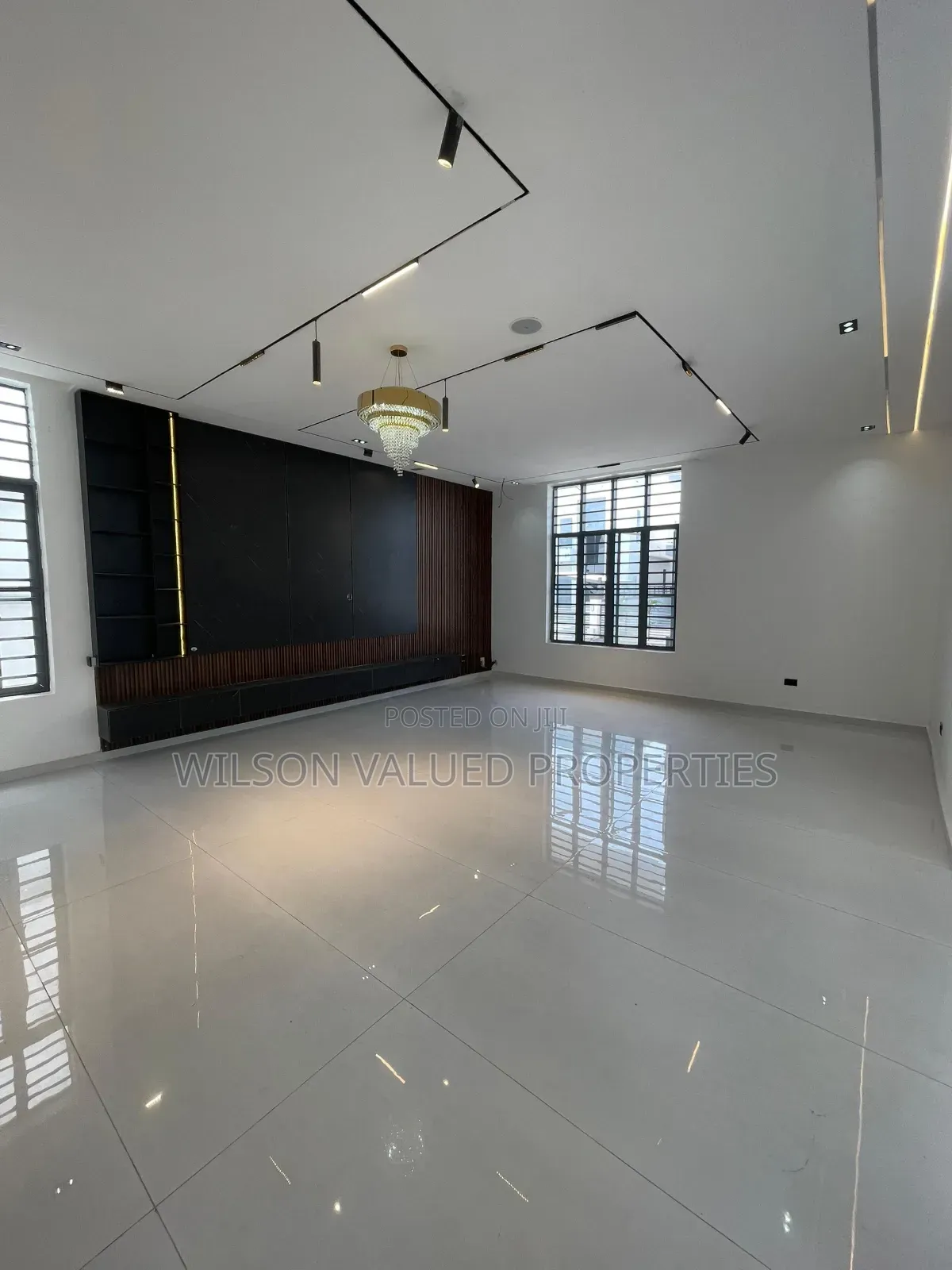 5bdrm Mansion in Wilson Valued, Chevron for sale