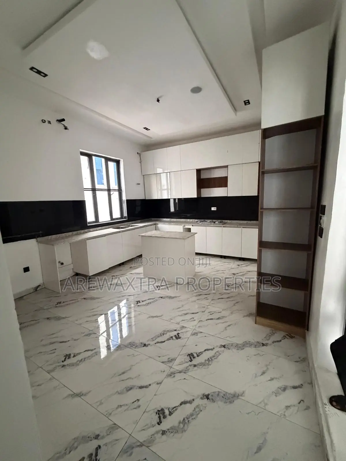 5bdrm Duplex in Lekki Palms City for sale