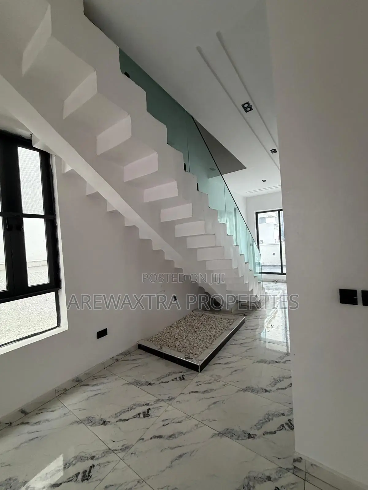 5bdrm Duplex in Lekki Palms City for sale
