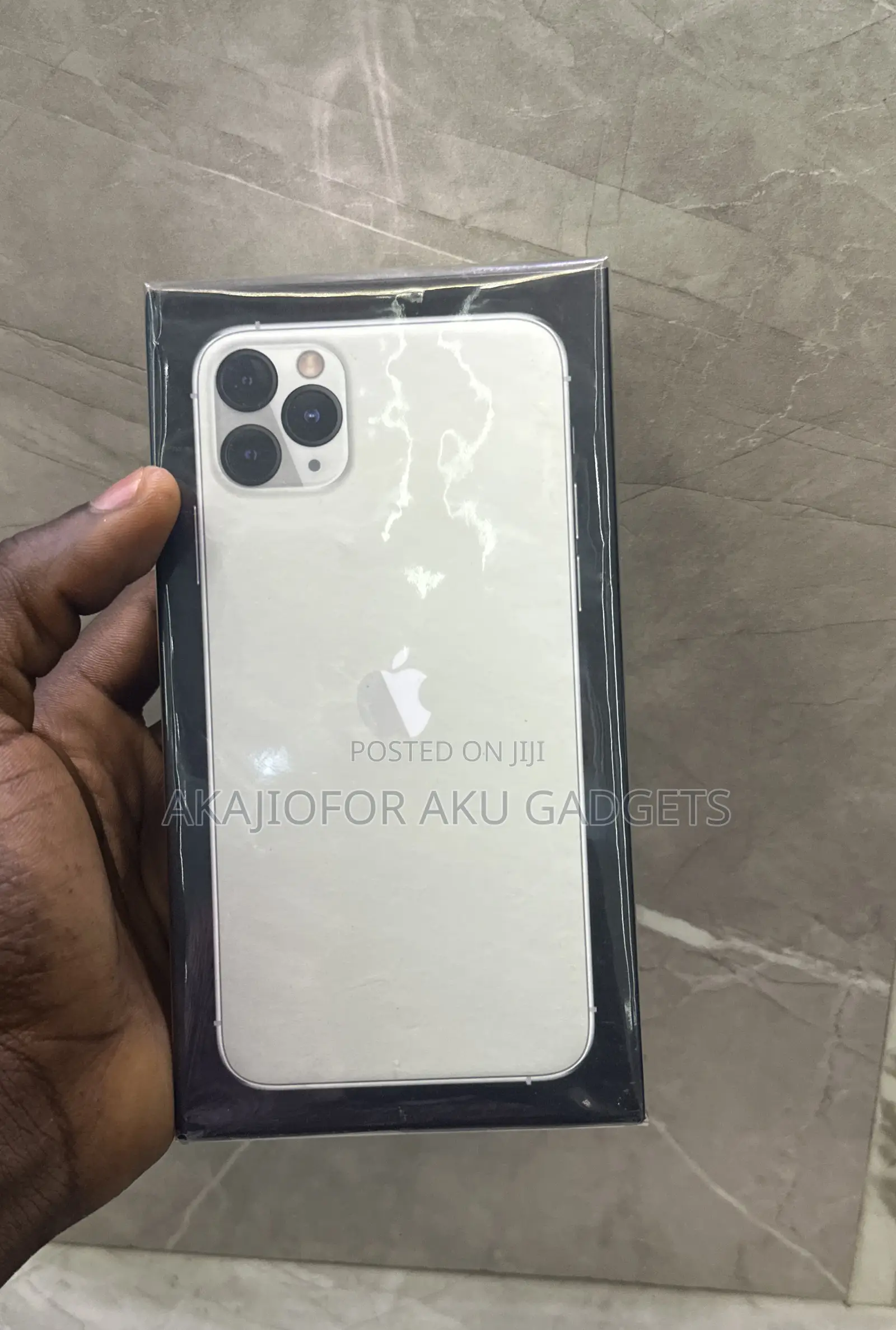 New Apple iPhone 11 Pro Max 256 GB Silver
