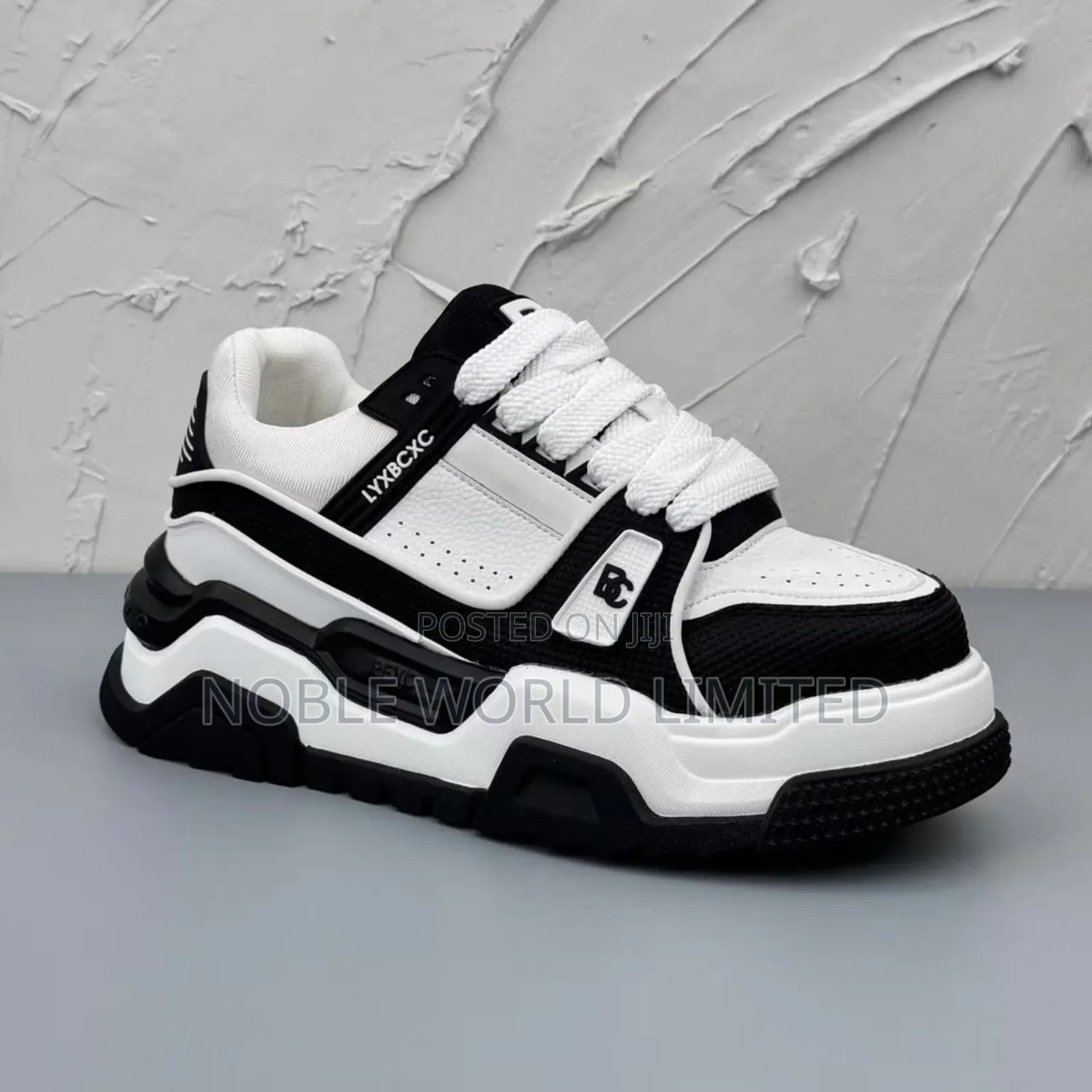 Black/White Unique Sneakers Chido 4g