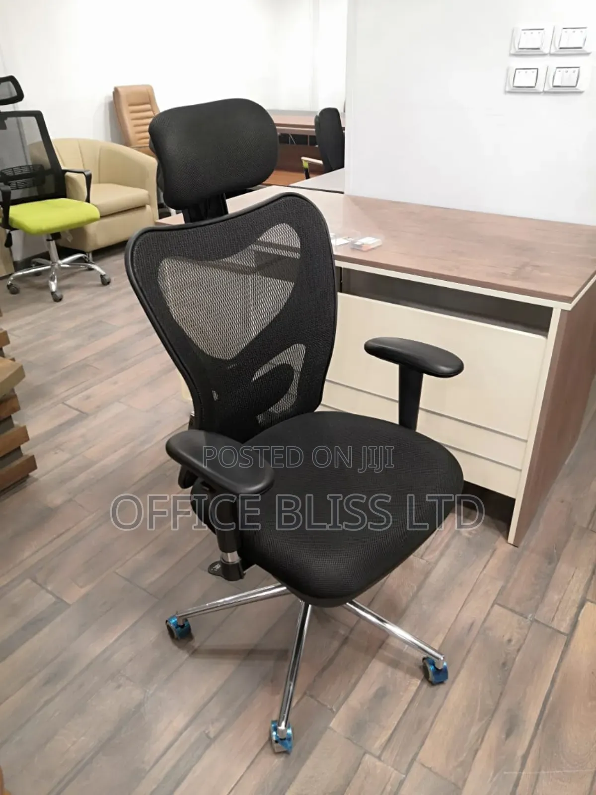 Mesh Love Designed Ergonomic Swivel Office Chair