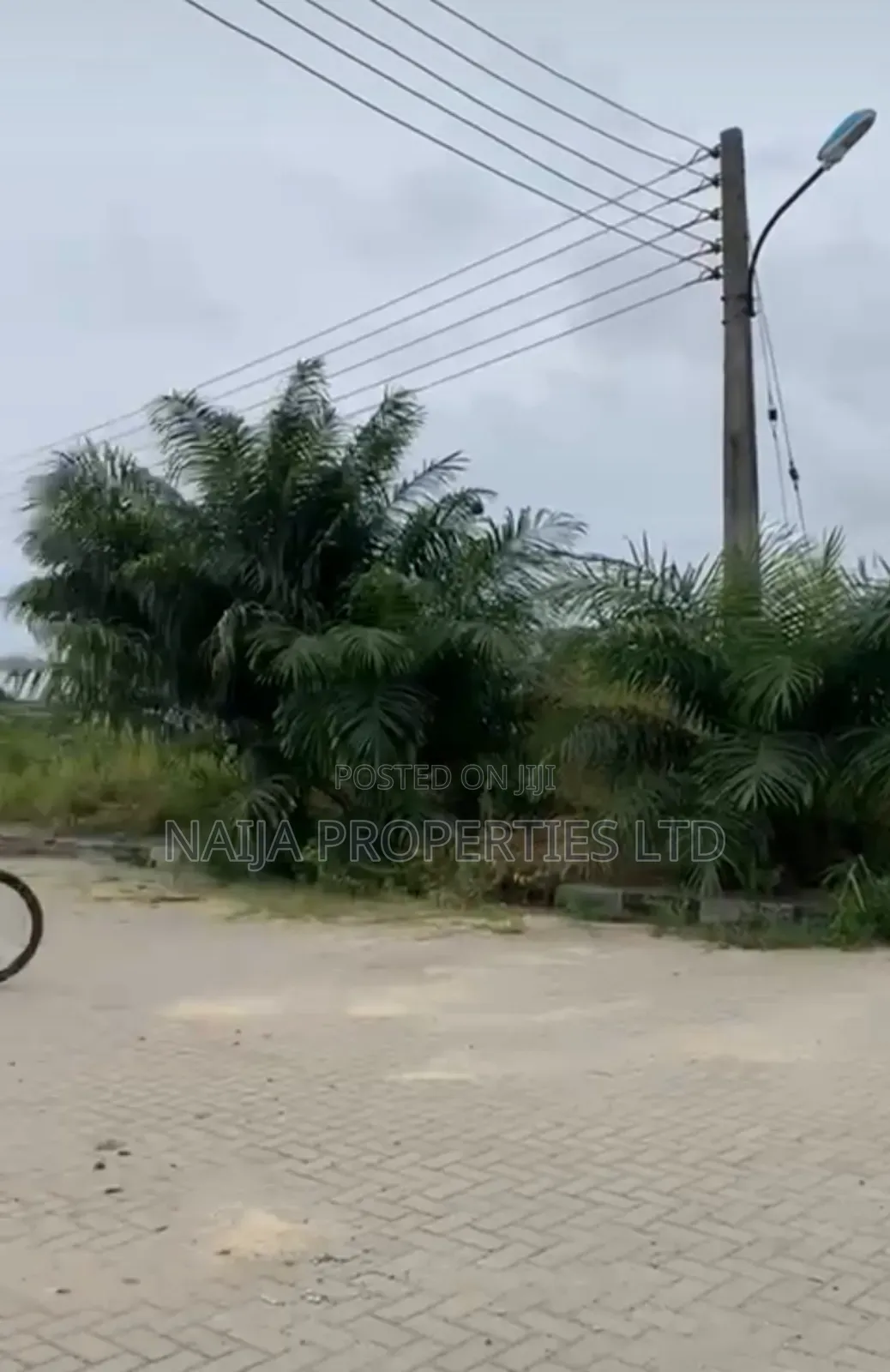 Almost Full Plot of 549sqm at Jubilee Estate,Monastery,Sangotedo 4sale