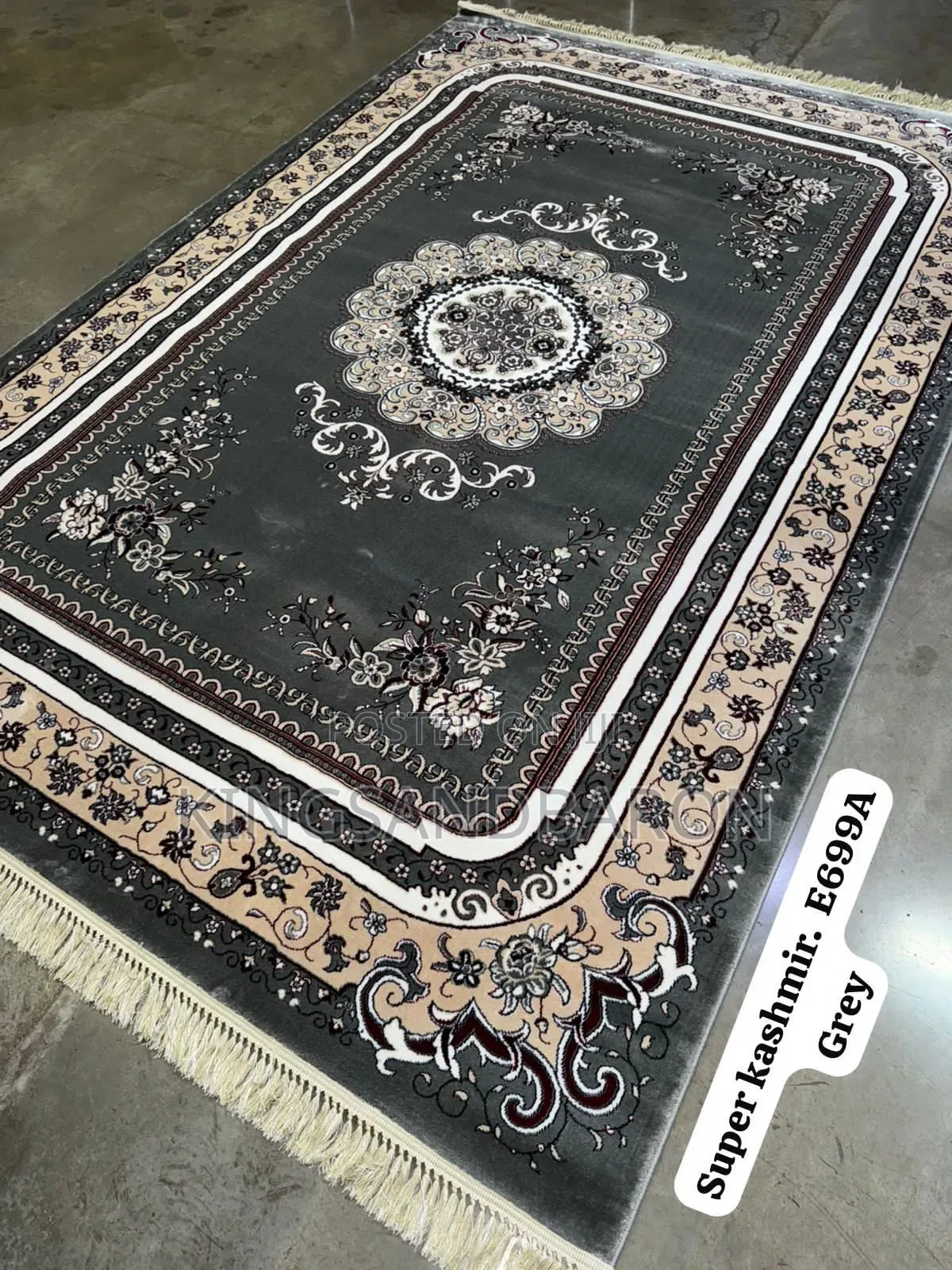 5x7fts Gray Arabian Center Rug (7×10)