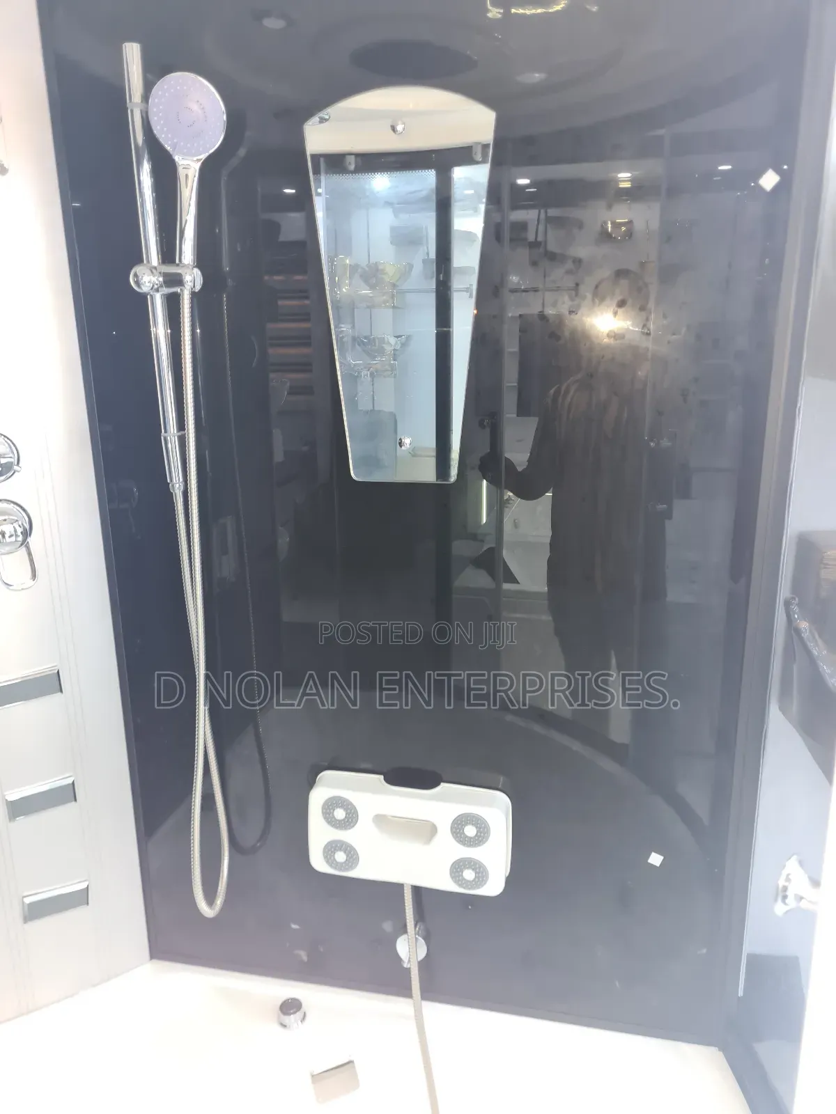Two Seaters 150x150 Steam Bath and Jacuzzi