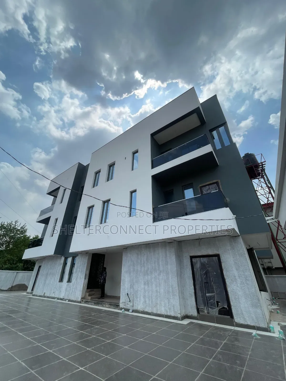 2bdrm Maisonette in Cement for sale