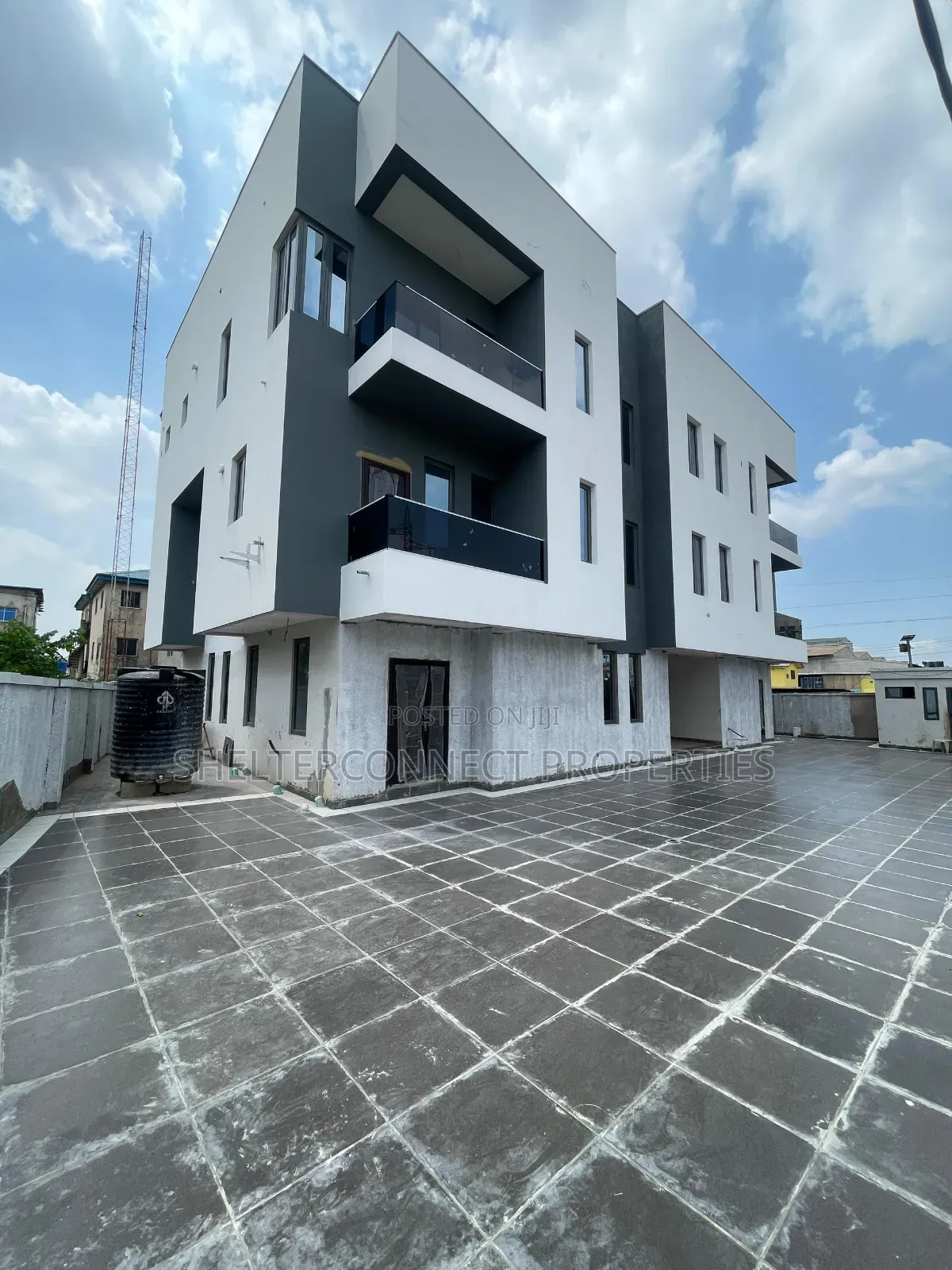2bdrm Maisonette in Cement for sale