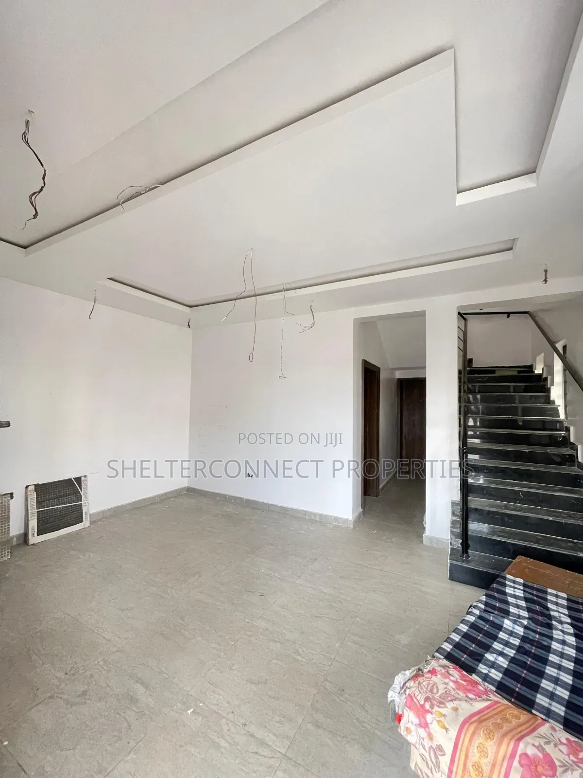 2bdrm Maisonette in Cement for sale