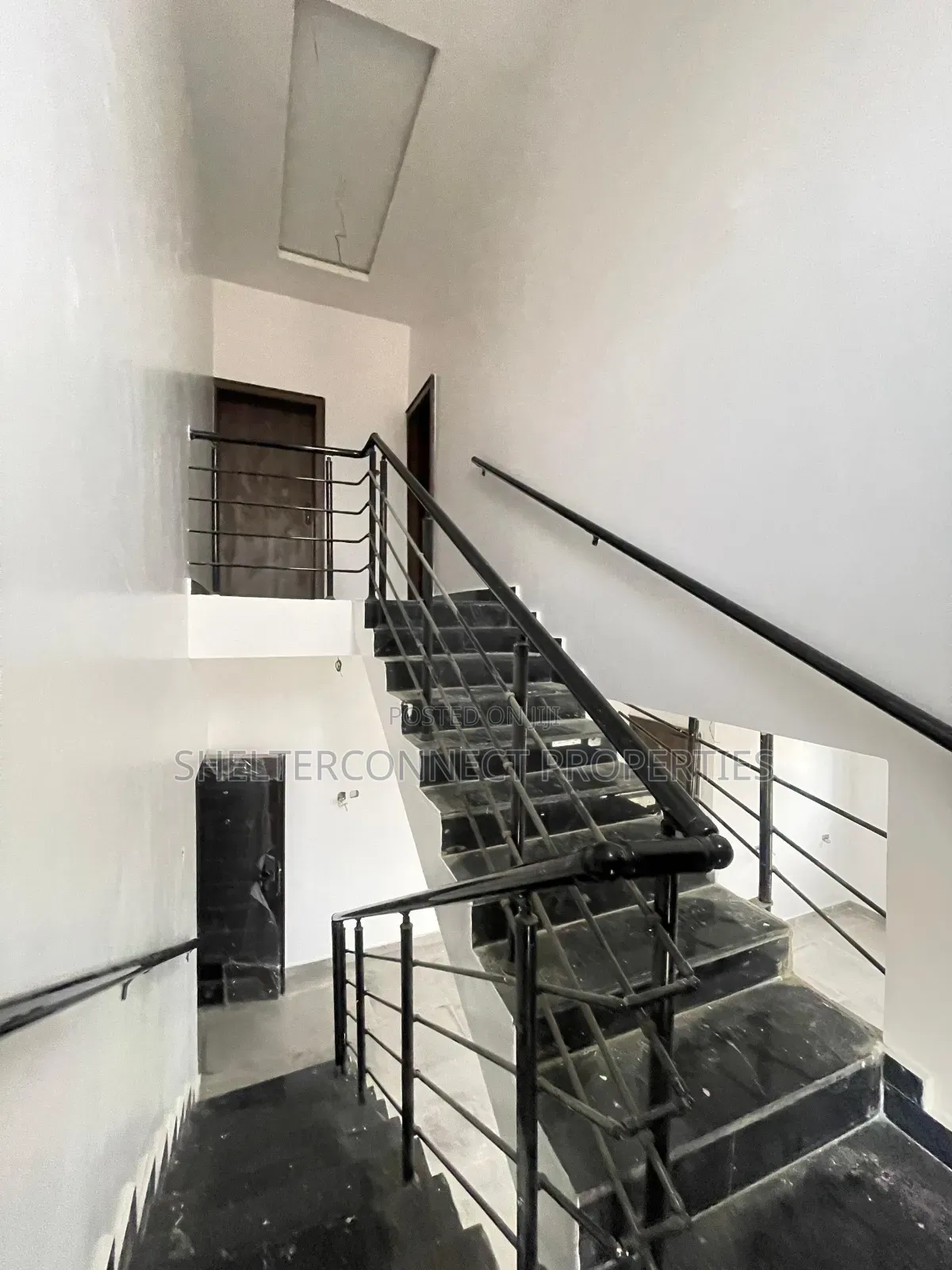 2bdrm Maisonette in Cement for sale