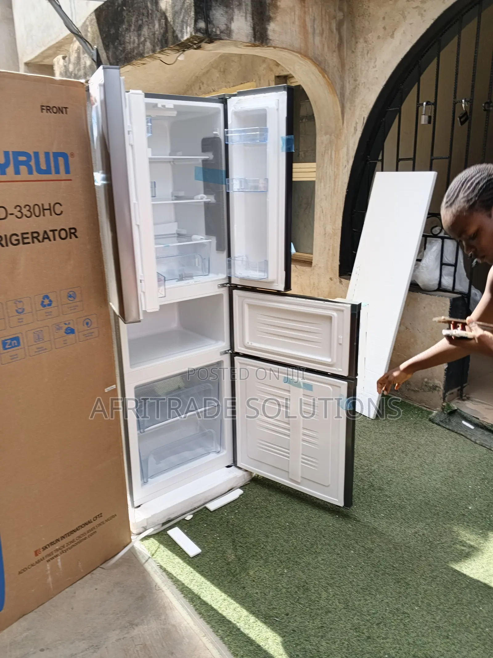Skyrun BCD-330hc Spacious Kitchen Refrigerator