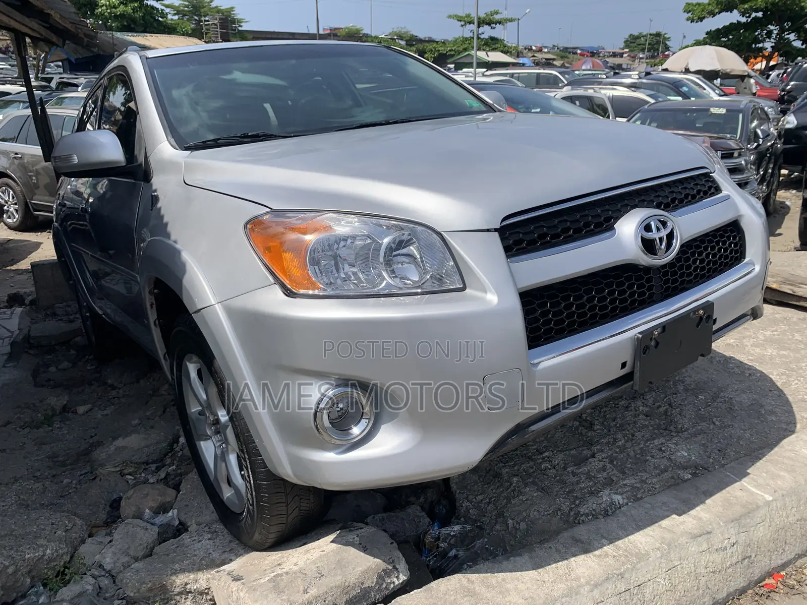 Toyota RAV4 2011 Silver