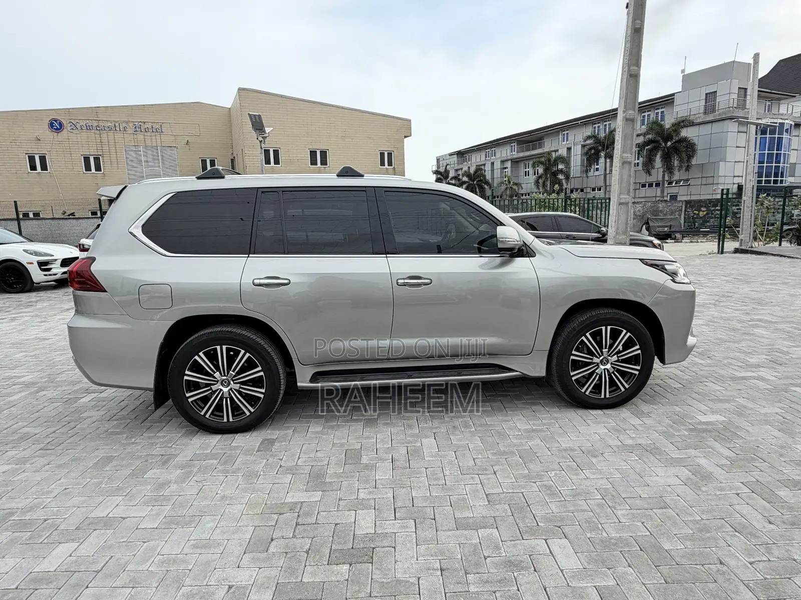 Lexus LX 570 AWD 2018 Gray
