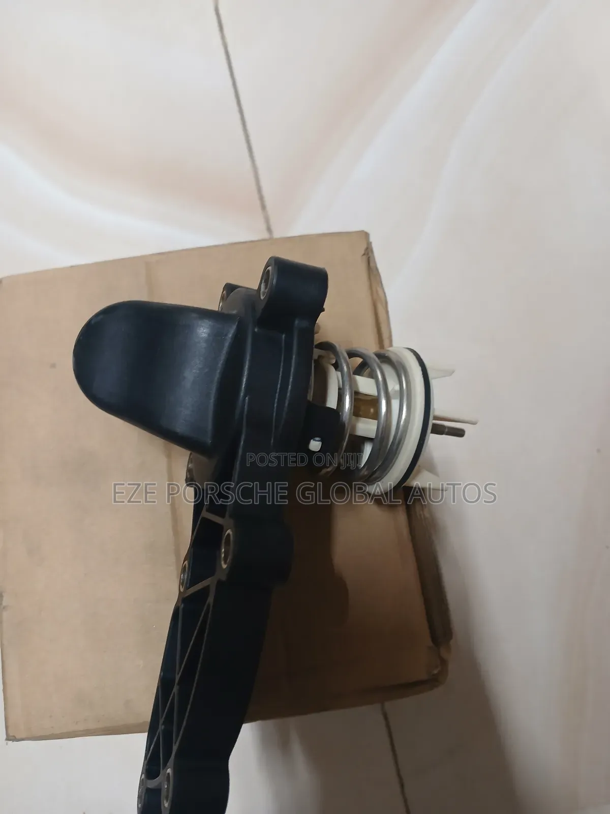 Engine Thermostat V6 3.0t Audi Q7,A5,A6 A7