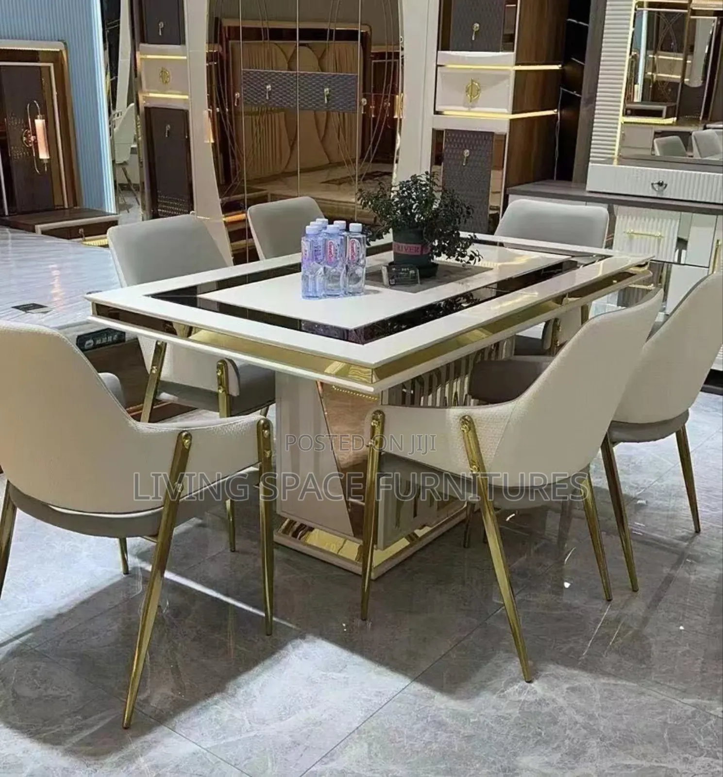 Contemporary Dining Set By 6seaters